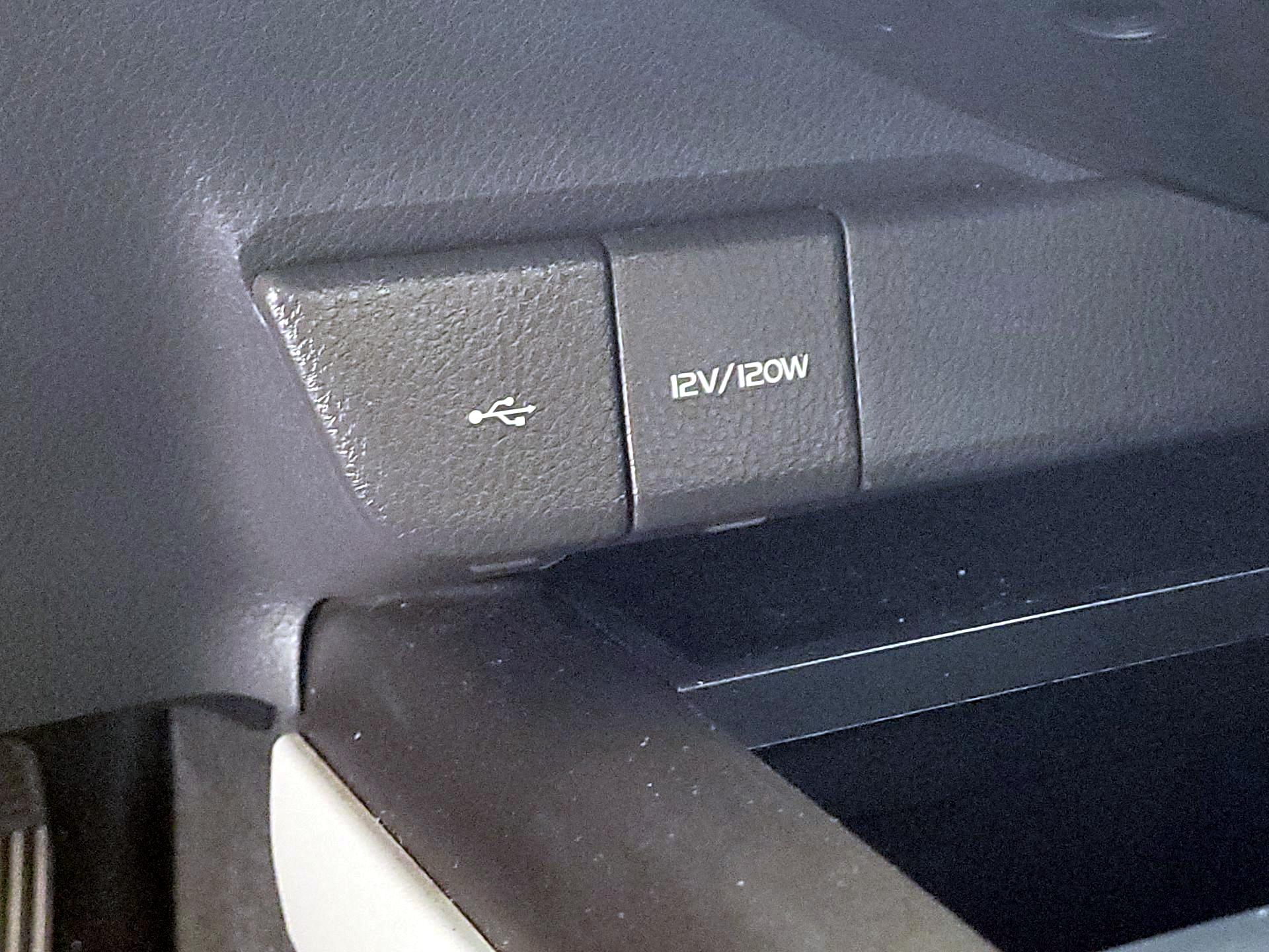 Thumbnail: 2023 Toyota Camry - 18