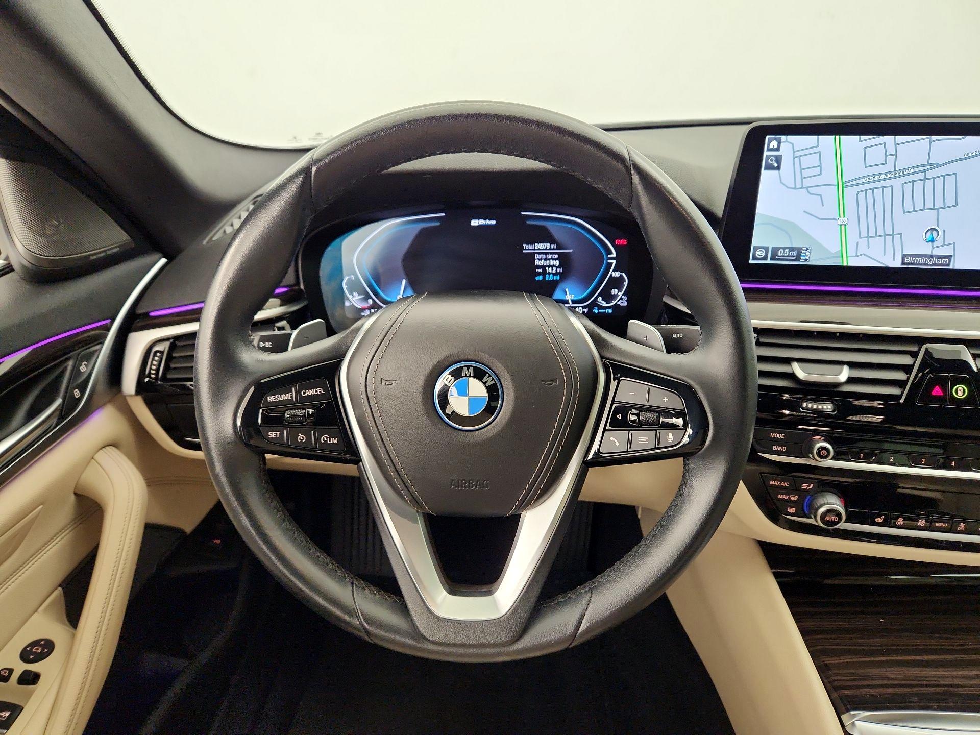 Thumbnail: 2023 BMW 5 Series - 10