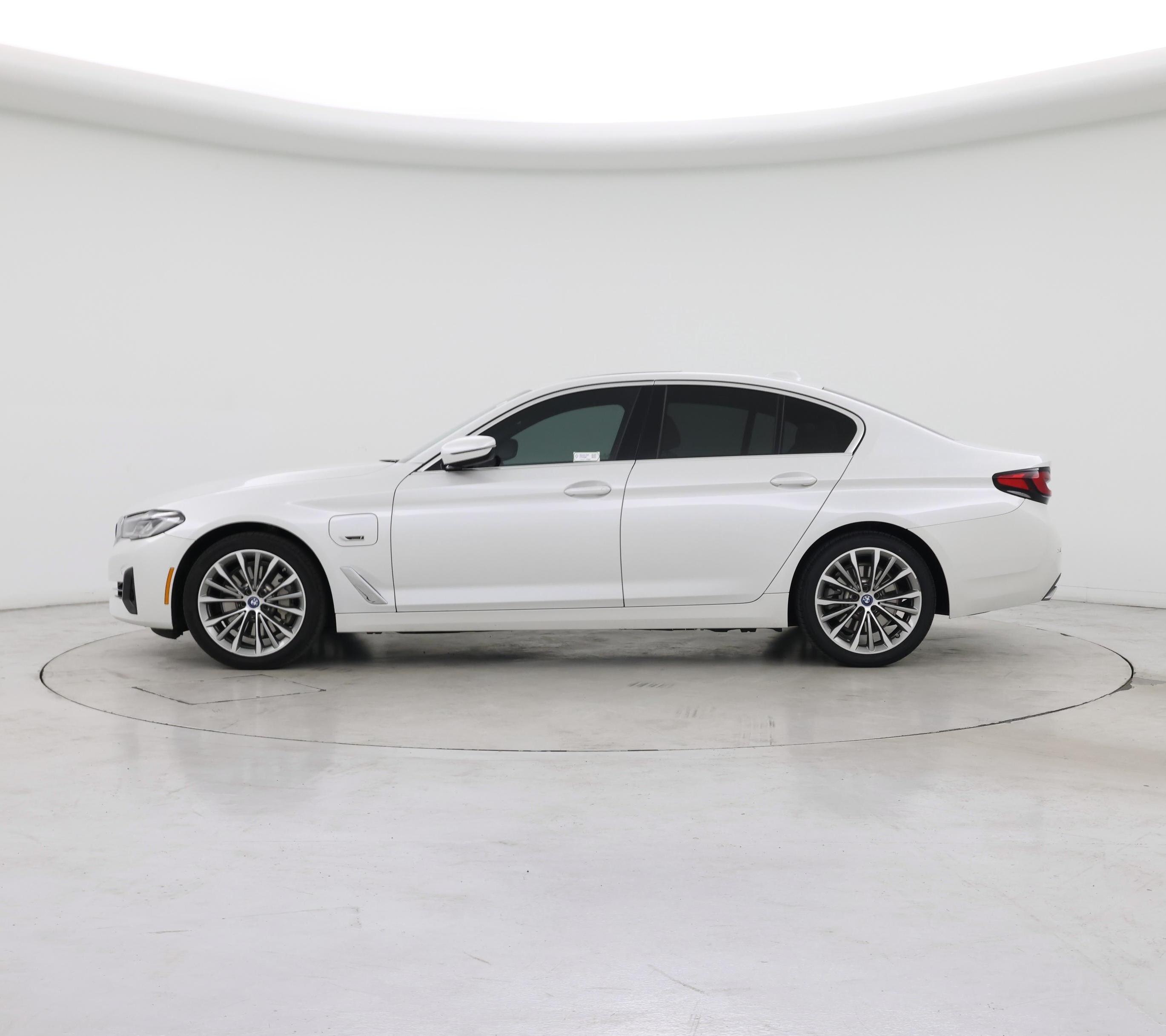 Thumbnail: 2023 BMW 5 Series - 3