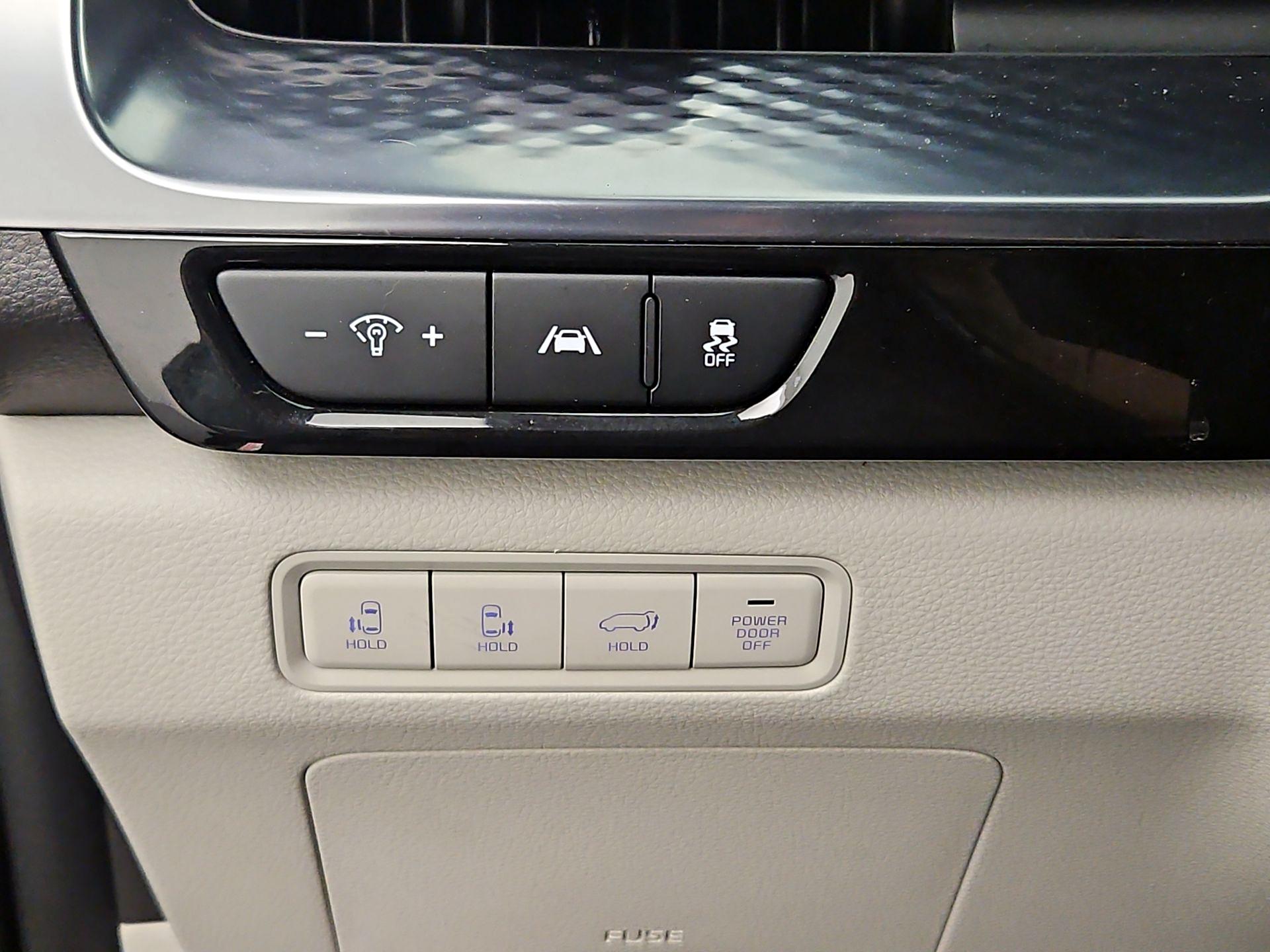 Thumbnail: 2024 Kia Carnival - 13