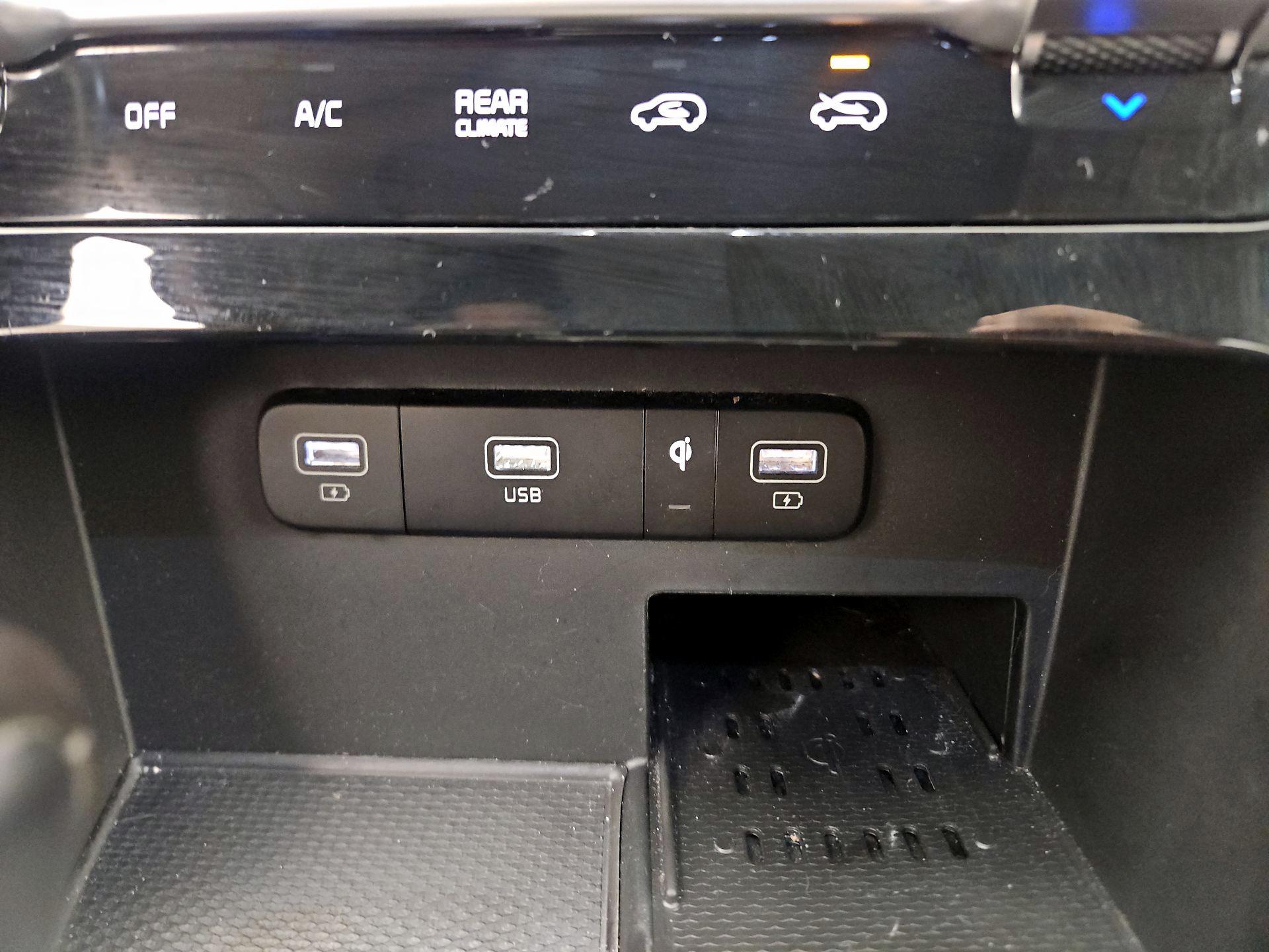 Thumbnail: 2024 Kia Carnival - 19