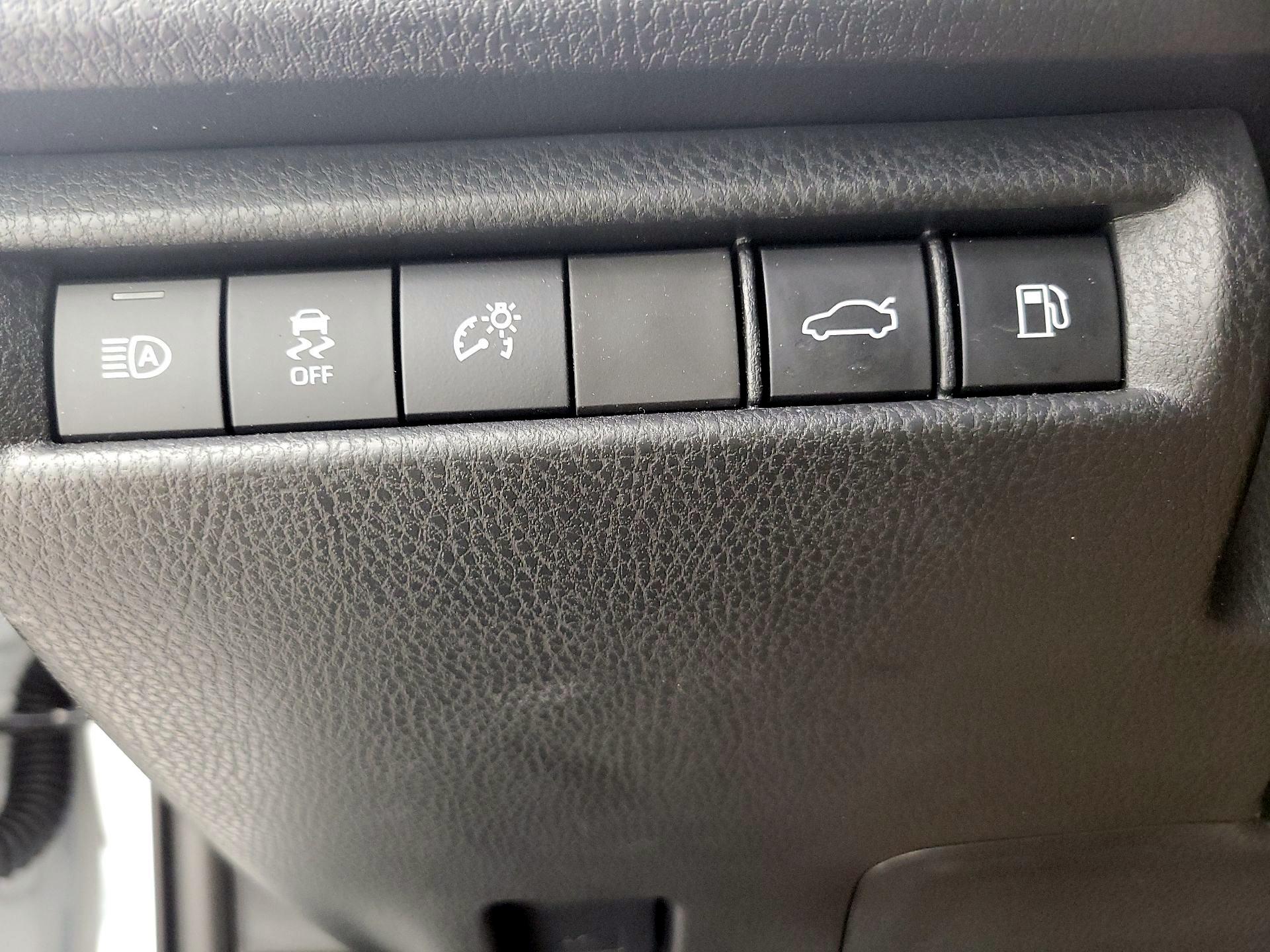 Thumbnail: 2025 Toyota Camry - 13