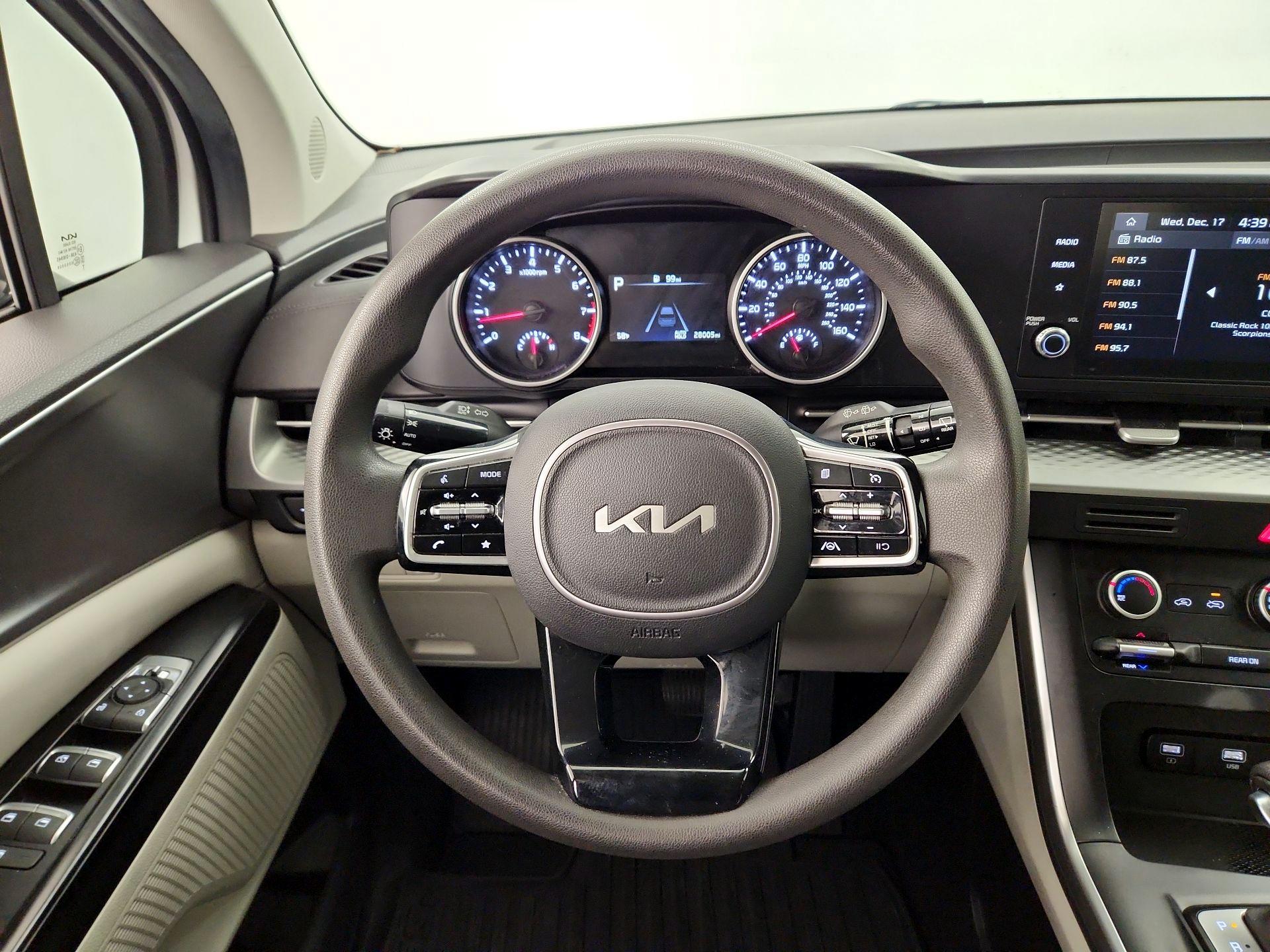 Thumbnail: 2022 Kia Carnival - 10