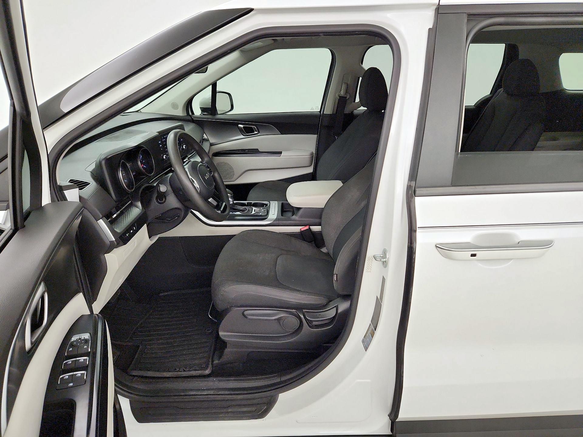 Thumbnail: 2022 Kia Carnival - 11