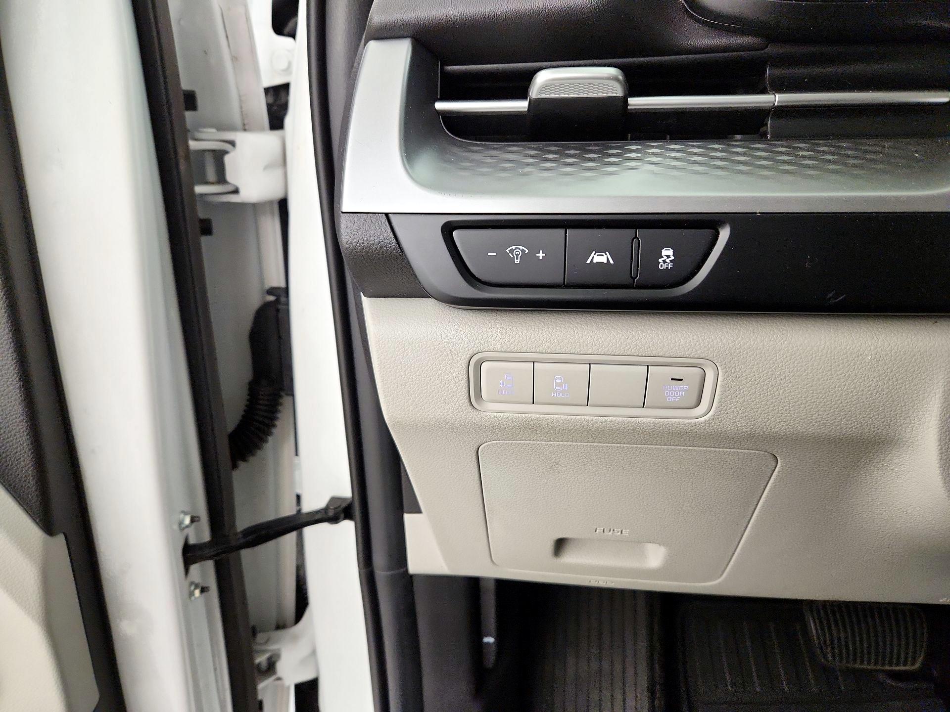 Thumbnail: 2022 Kia Carnival - 13