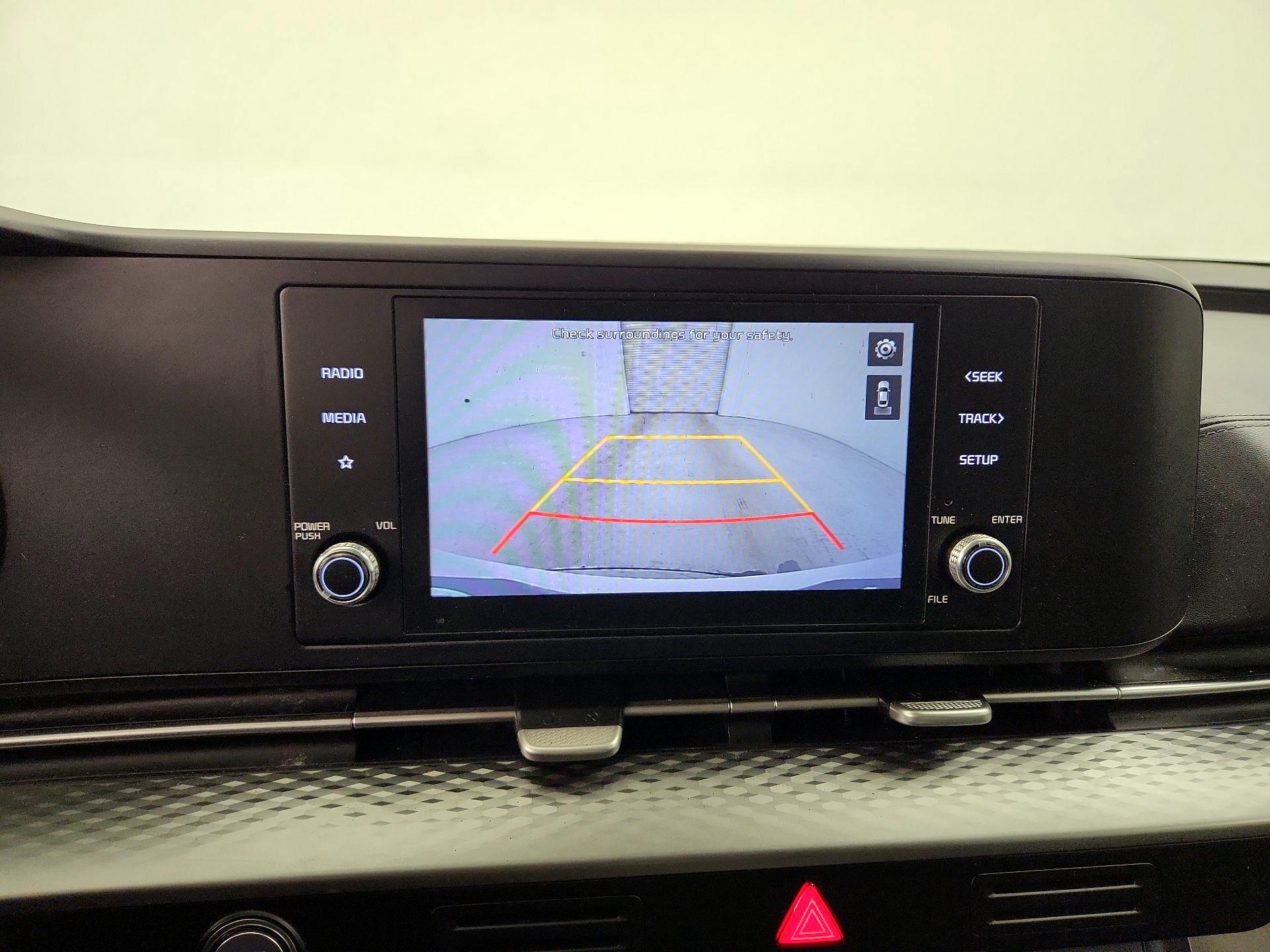 Thumbnail: 2022 Kia Carnival - 14