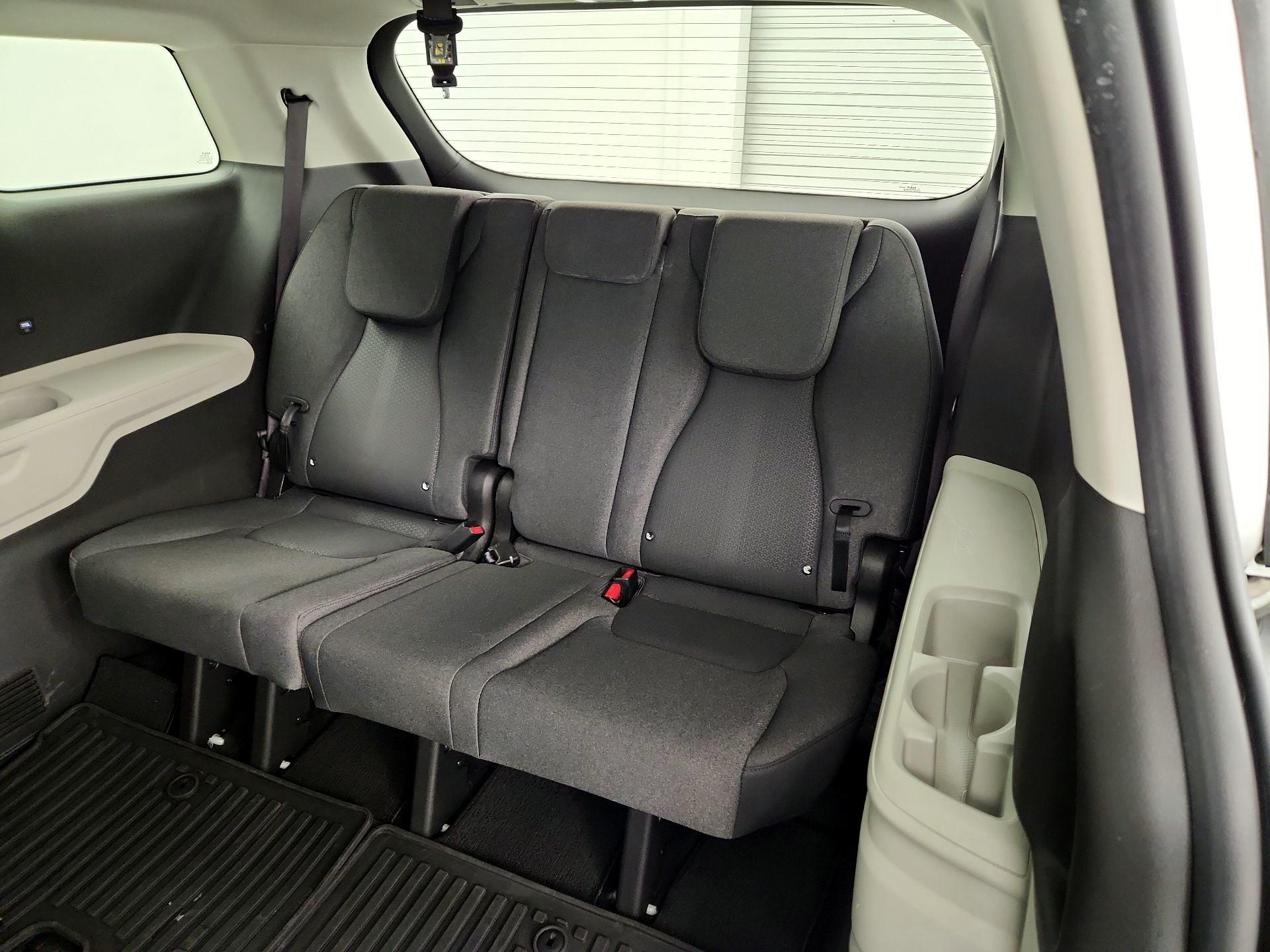 Thumbnail: 2022 Kia Carnival - 20