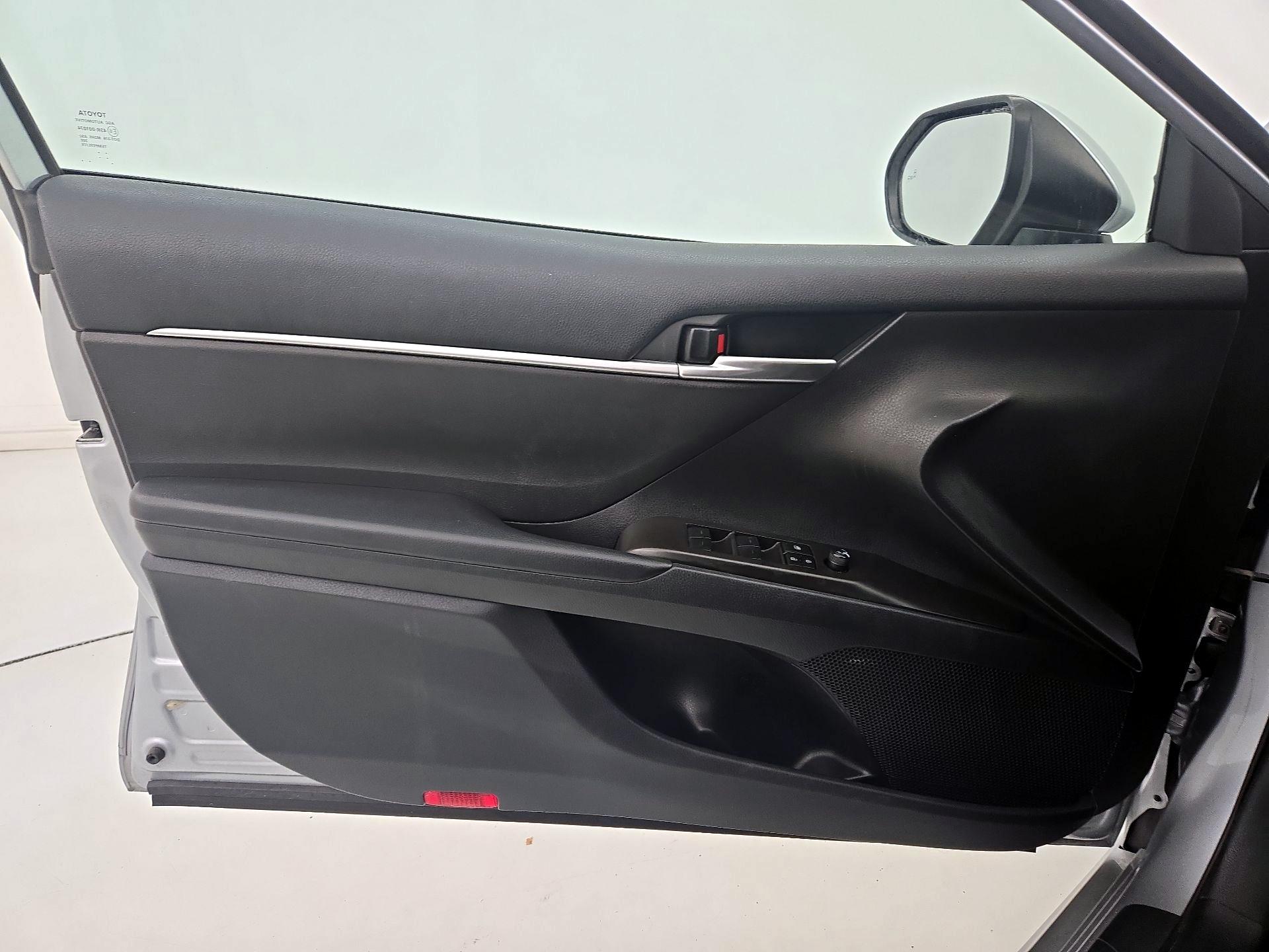 Thumbnail: 2023 Toyota Camry - 12