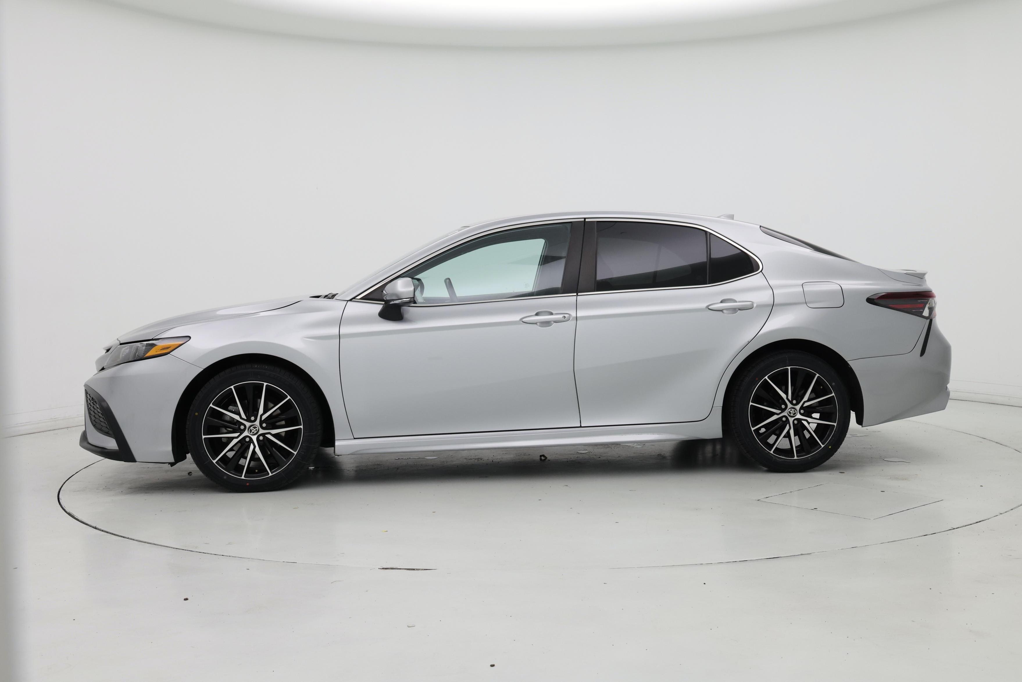 Thumbnail: 2023 Toyota Camry - 3