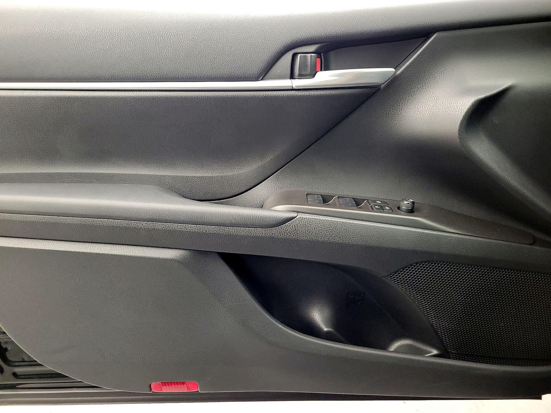 Thumbnail: 2023 Toyota Camry - 12