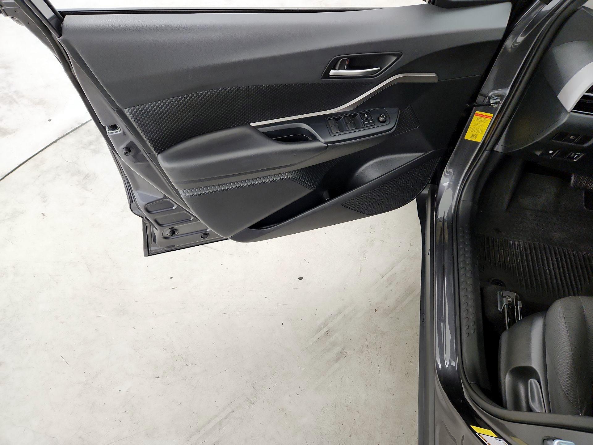 Thumbnail: 2021 Toyota C-HR - 12