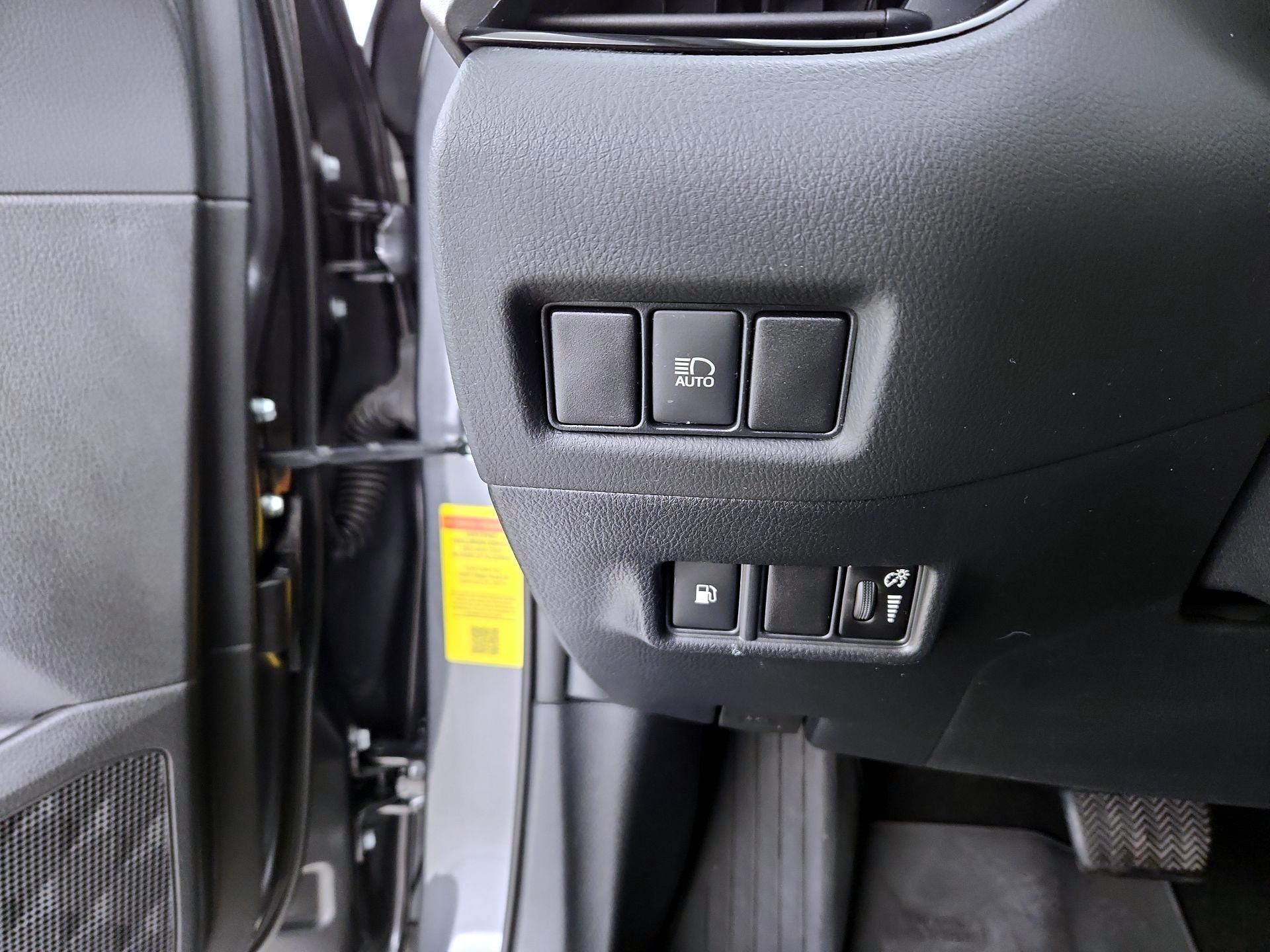 Thumbnail: 2021 Toyota C-HR - 13