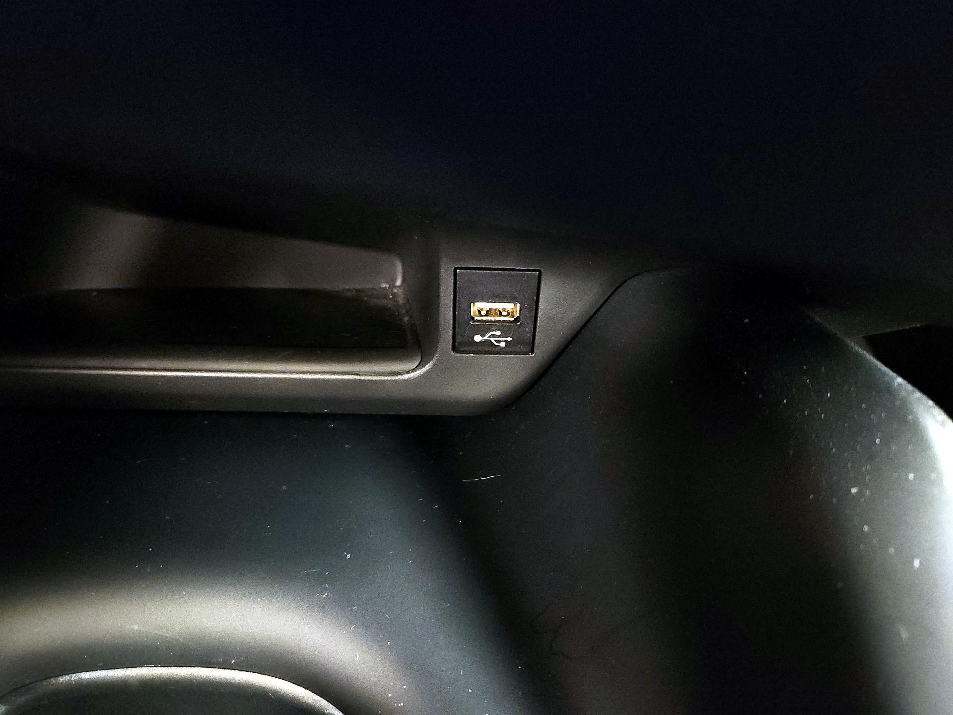 Thumbnail: 2021 Toyota C-HR - 18