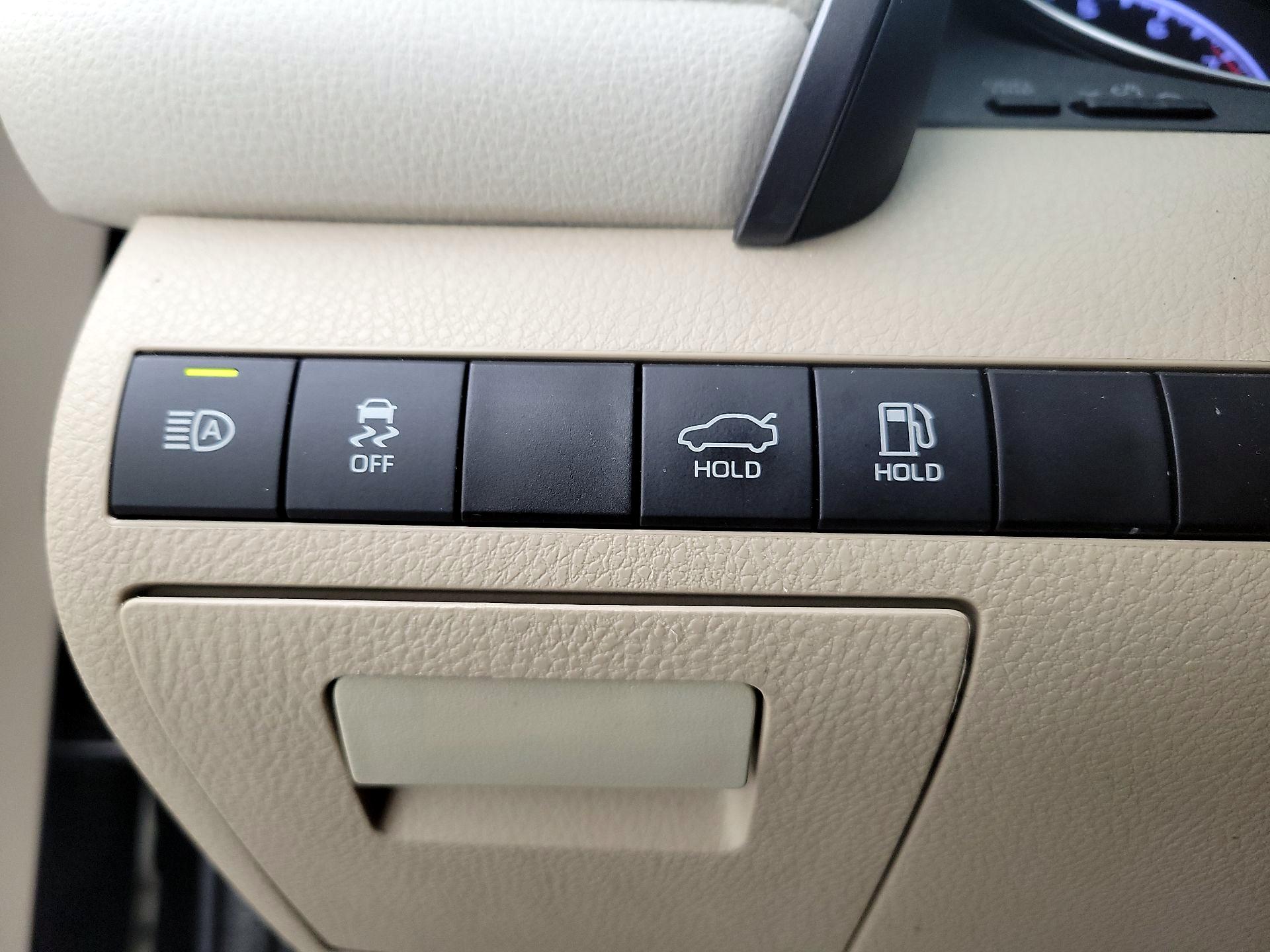 Thumbnail: 2023 Toyota Camry - 13