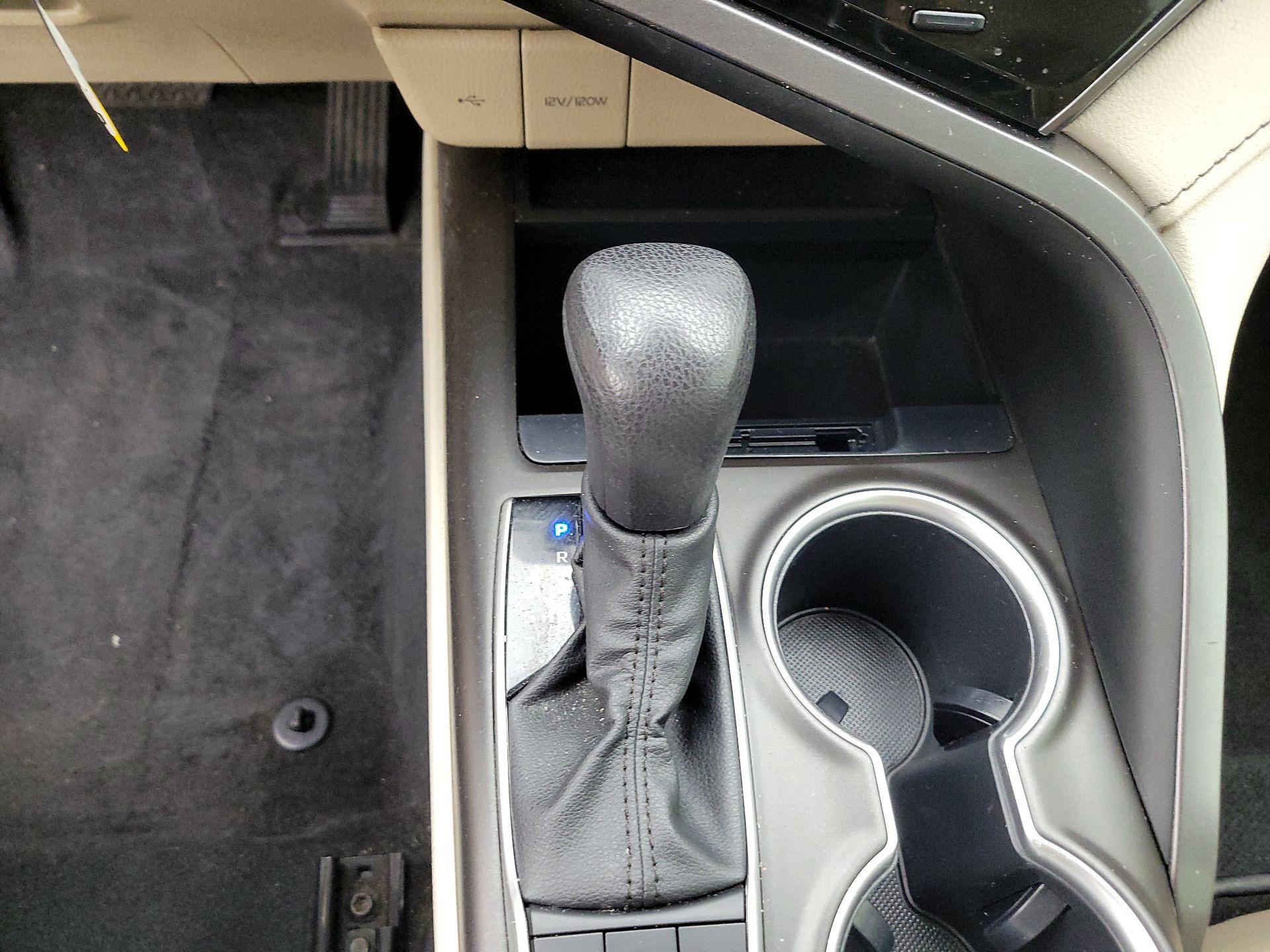 Thumbnail: 2023 Toyota Camry - 17