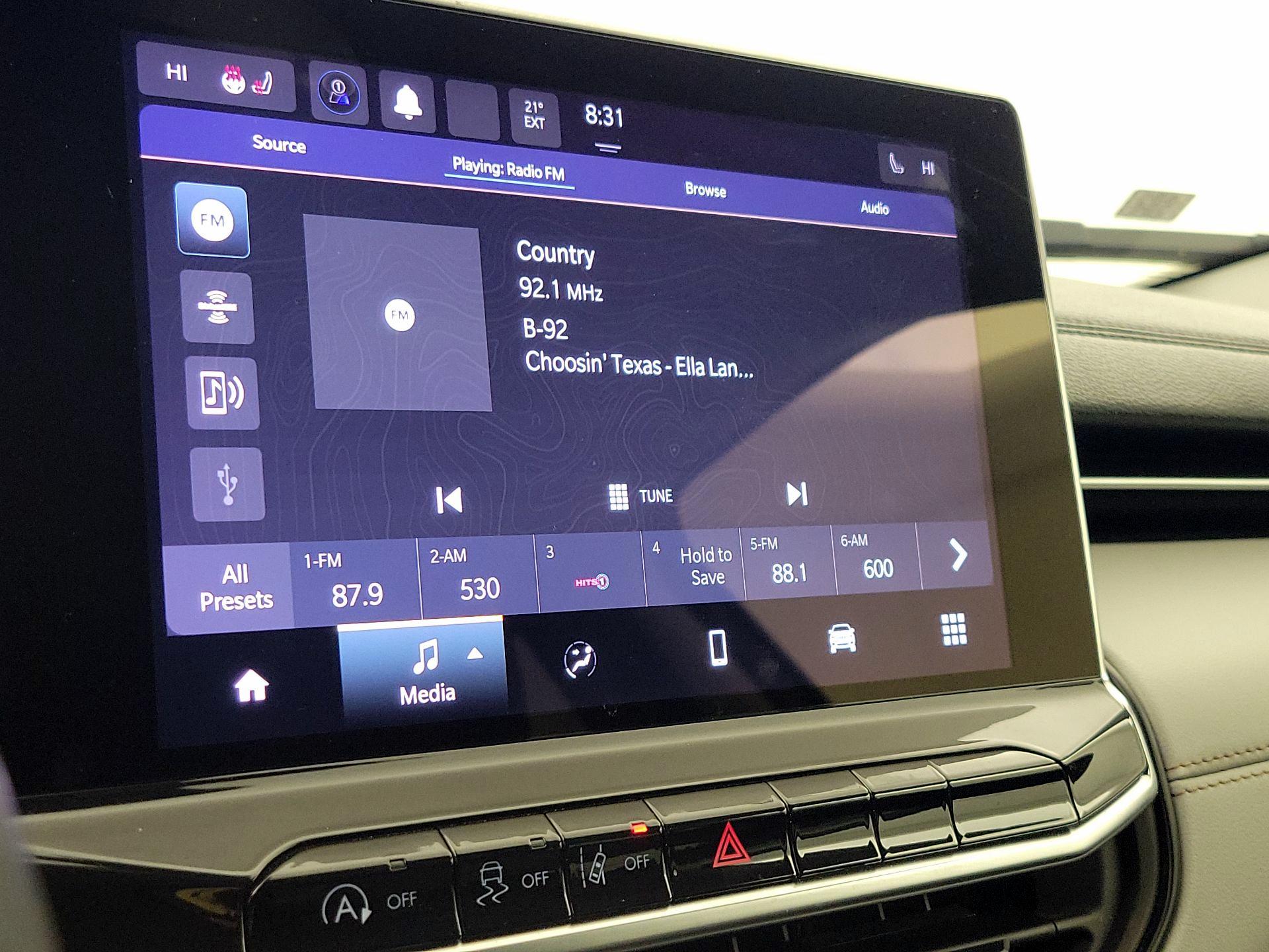 Thumbnail: 2022 Jeep Compass - 15