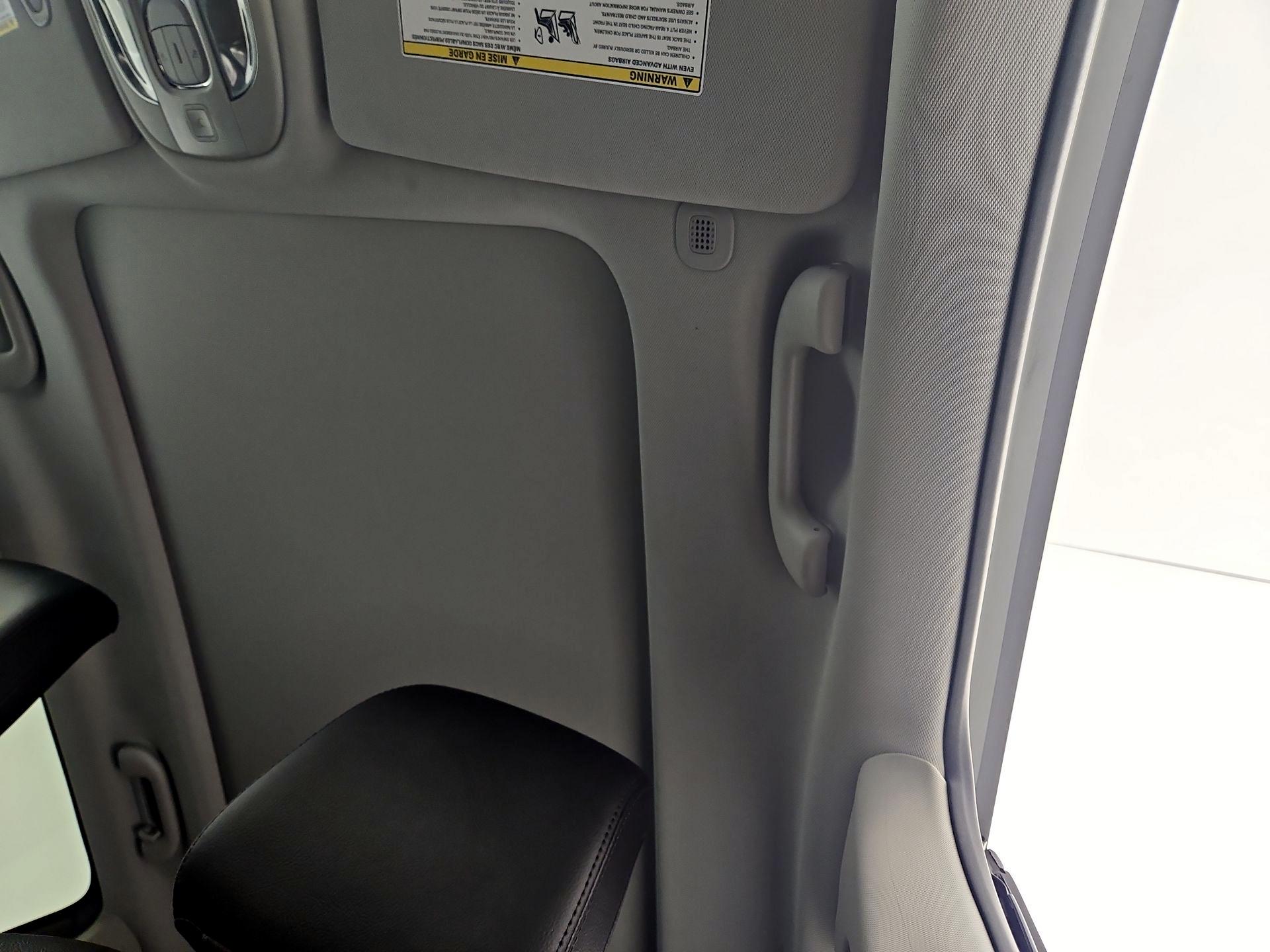 Thumbnail: 2022 Jeep Compass - 20