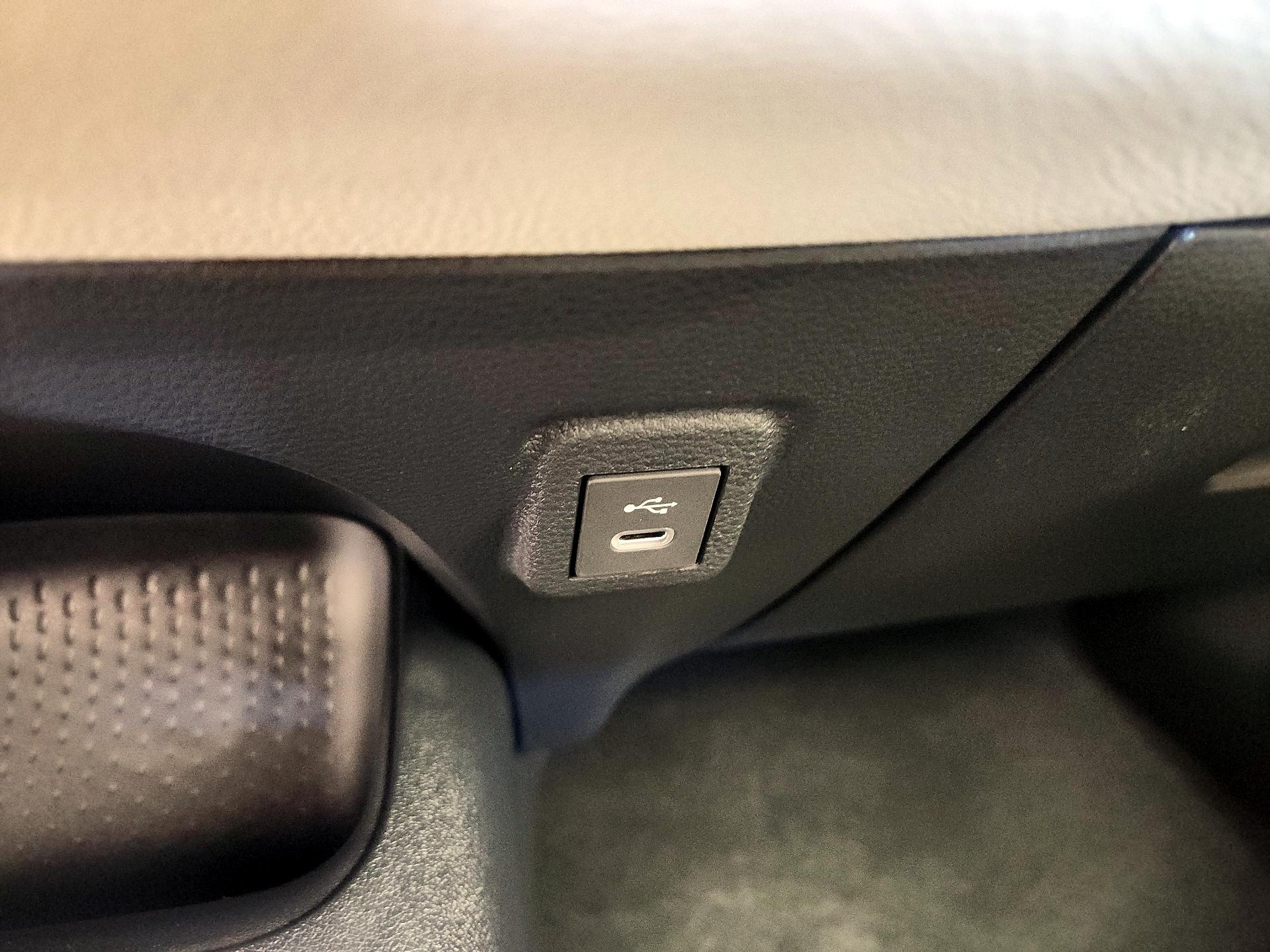 Thumbnail: 2024 Toyota Corolla - 18