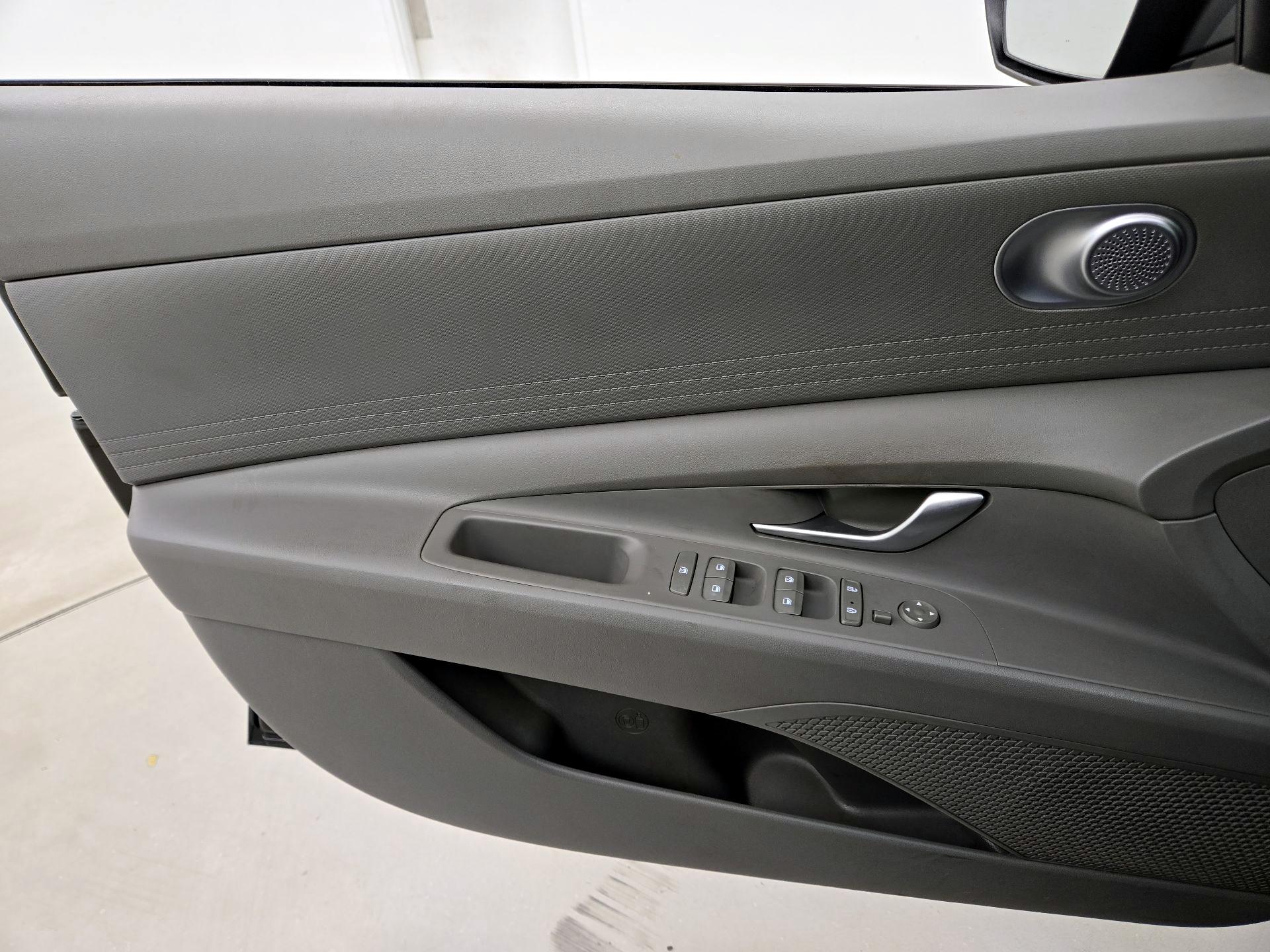 Thumbnail: 2023 Hyundai Elantra - 12