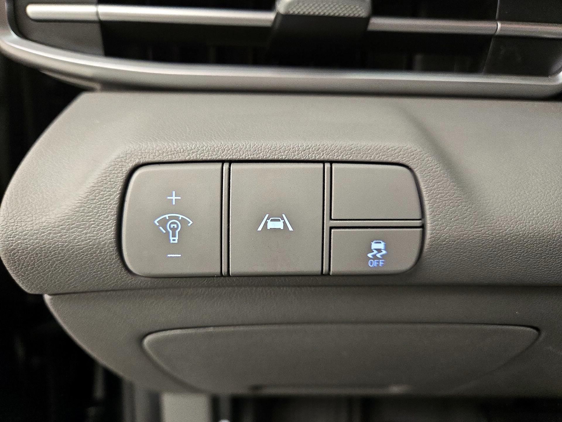 Thumbnail: 2023 Hyundai Elantra - 13