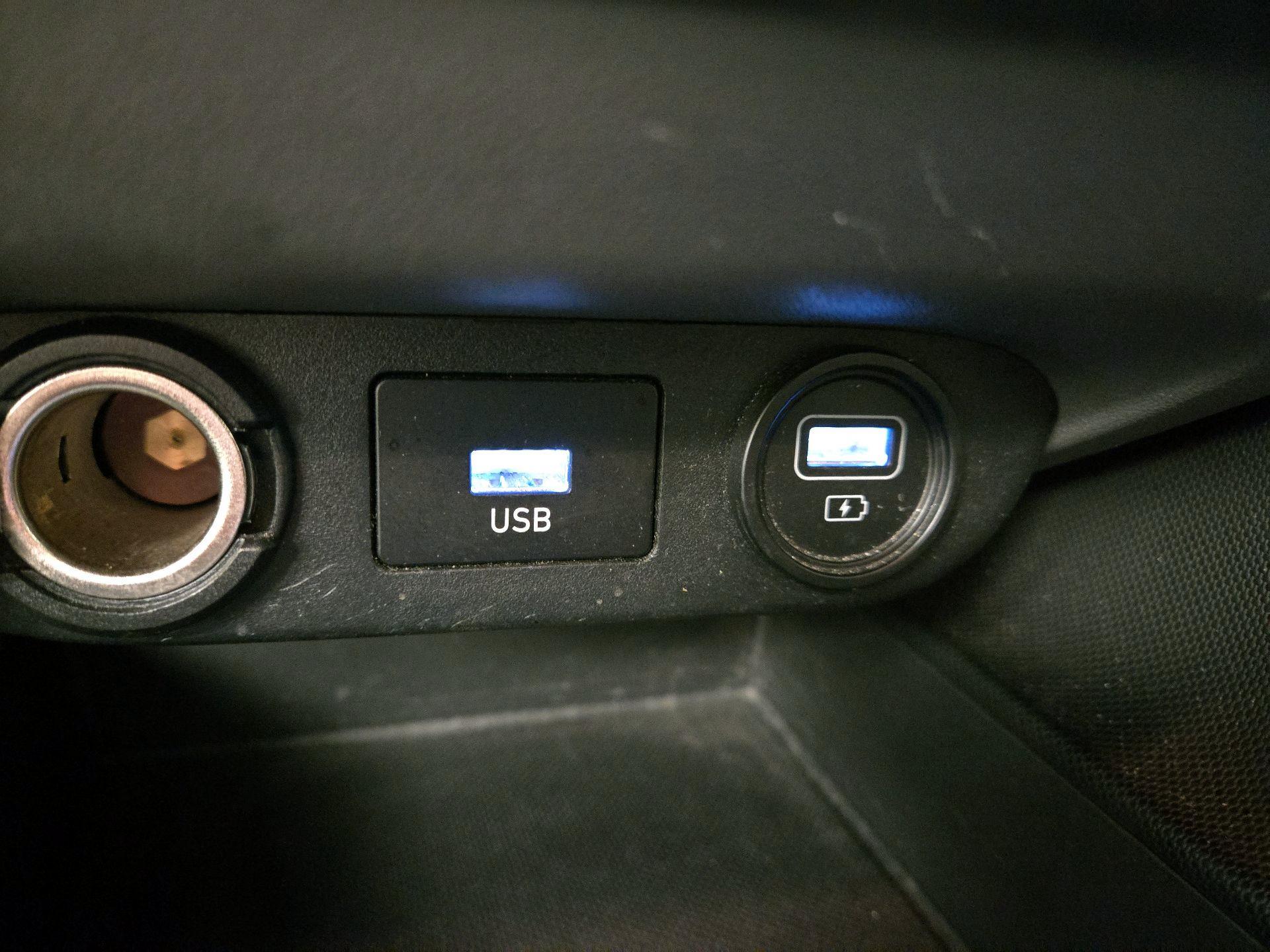 Thumbnail: 2023 Hyundai Elantra - 18