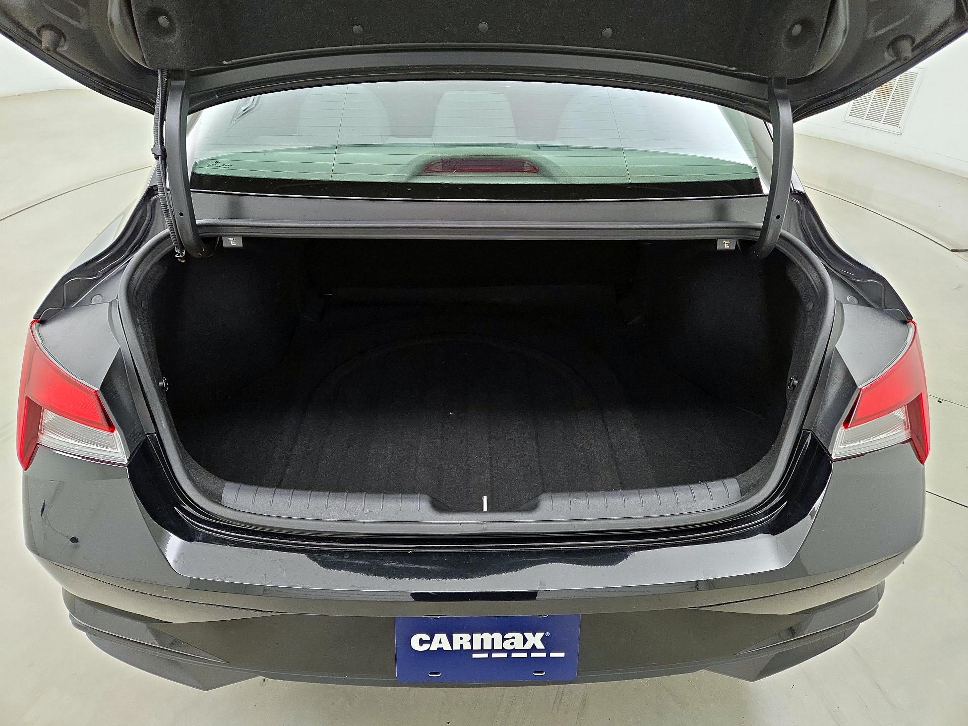 Thumbnail: 2023 Hyundai Elantra - 20