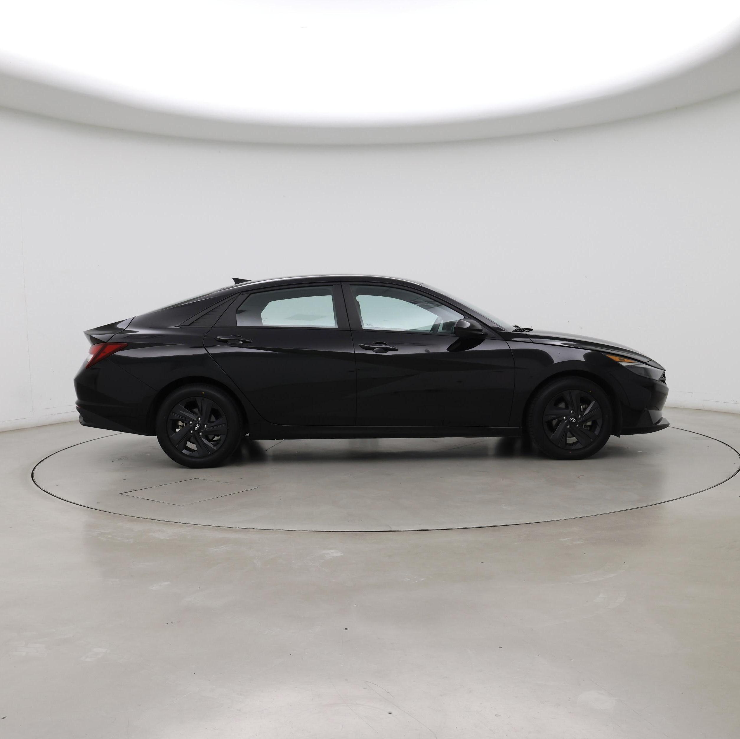 Thumbnail: 2023 Hyundai Elantra - 7