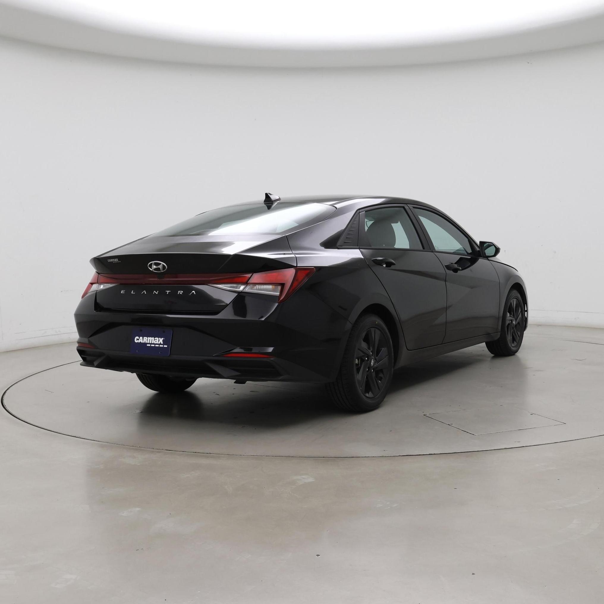 Thumbnail: 2023 Hyundai Elantra - 8