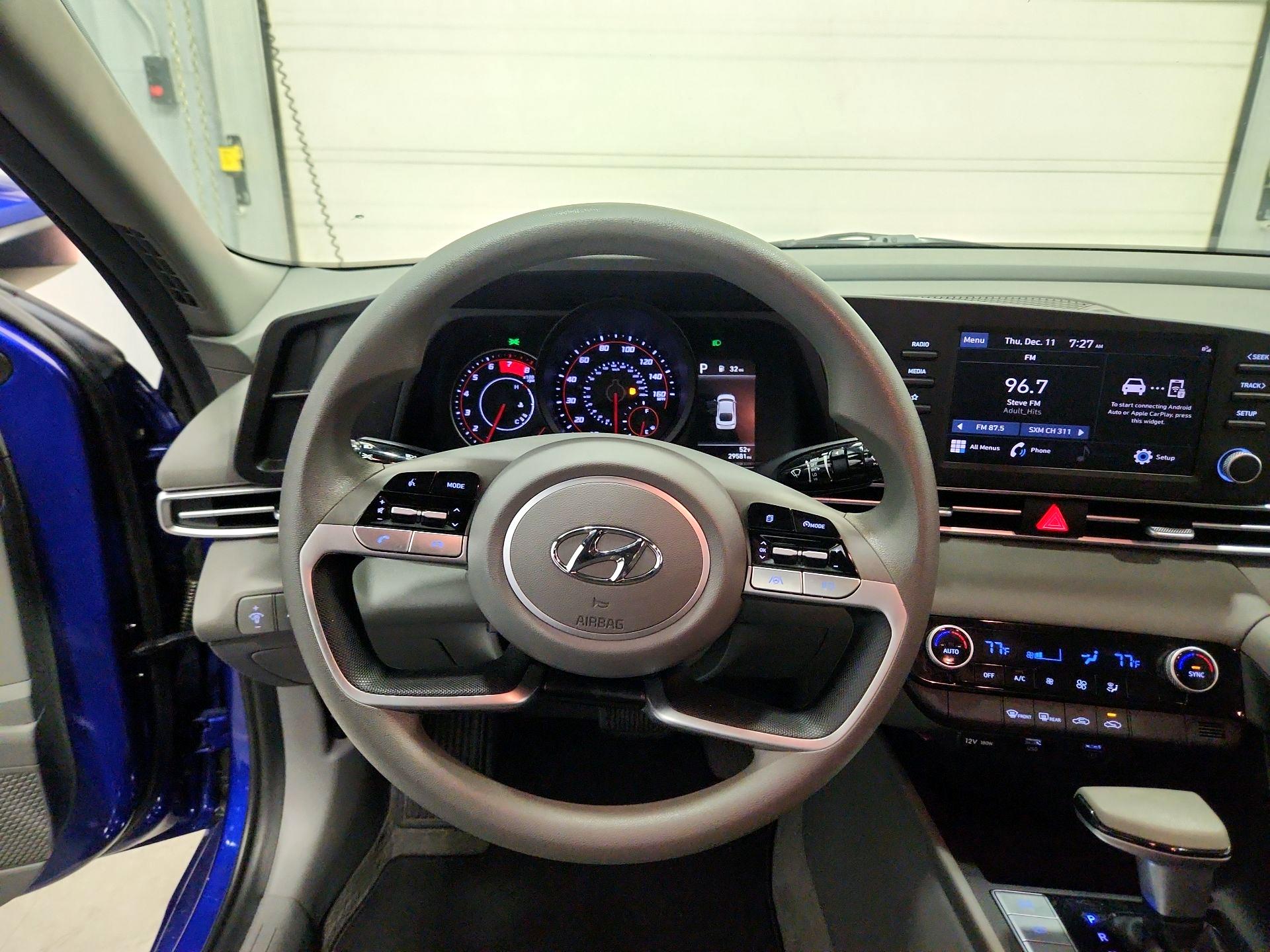 Thumbnail: 2023 Hyundai Elantra - 10