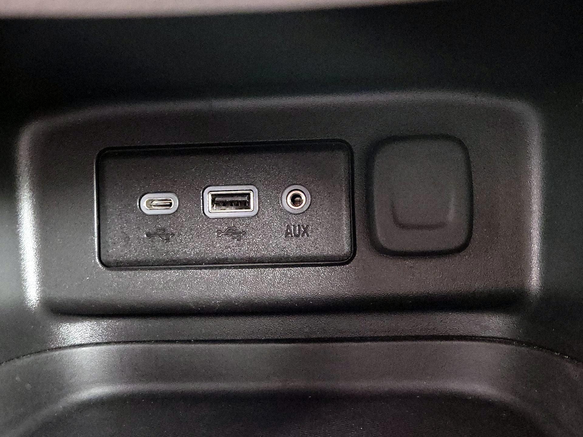 Thumbnail: 2022 Chevrolet Equinox - 18