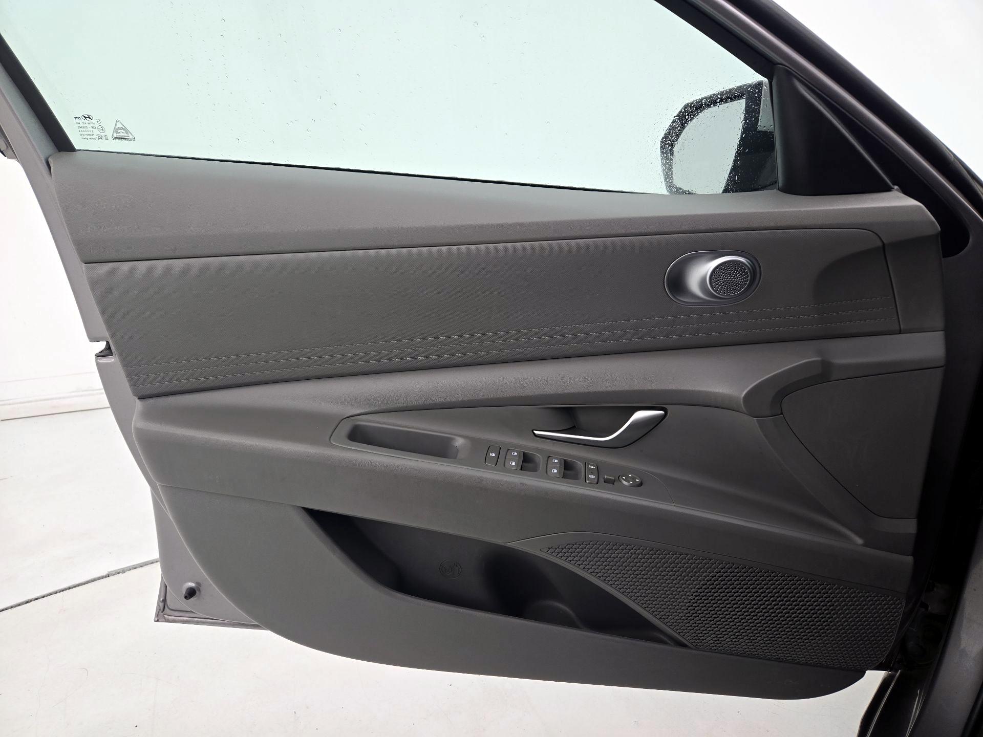 Thumbnail: 2023 Hyundai Elantra - 12