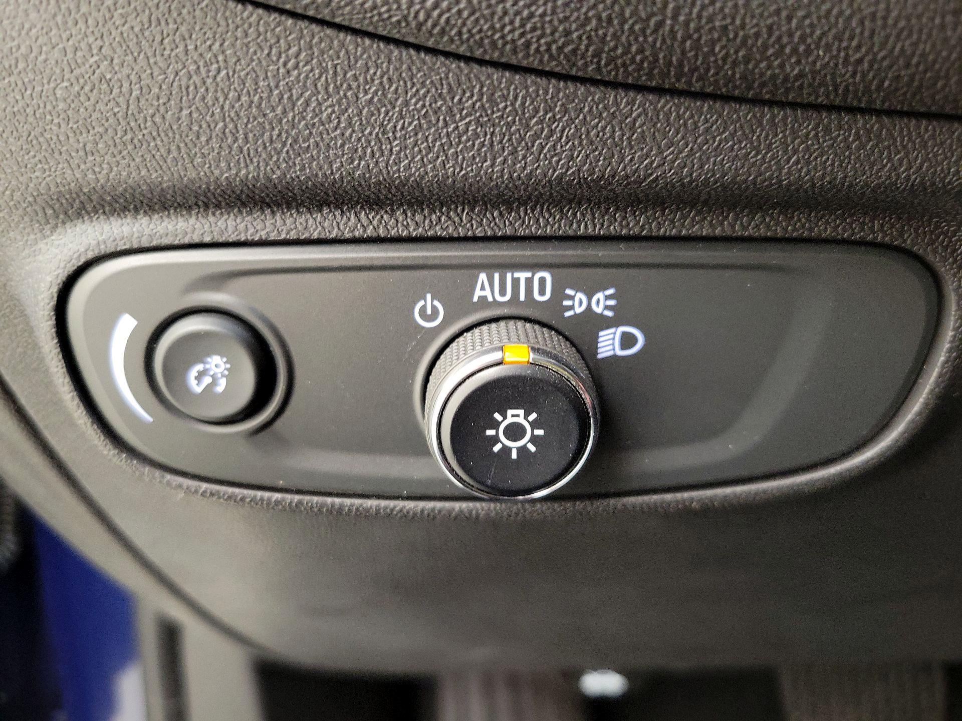 Thumbnail: 2022 Chevrolet Equinox - 13