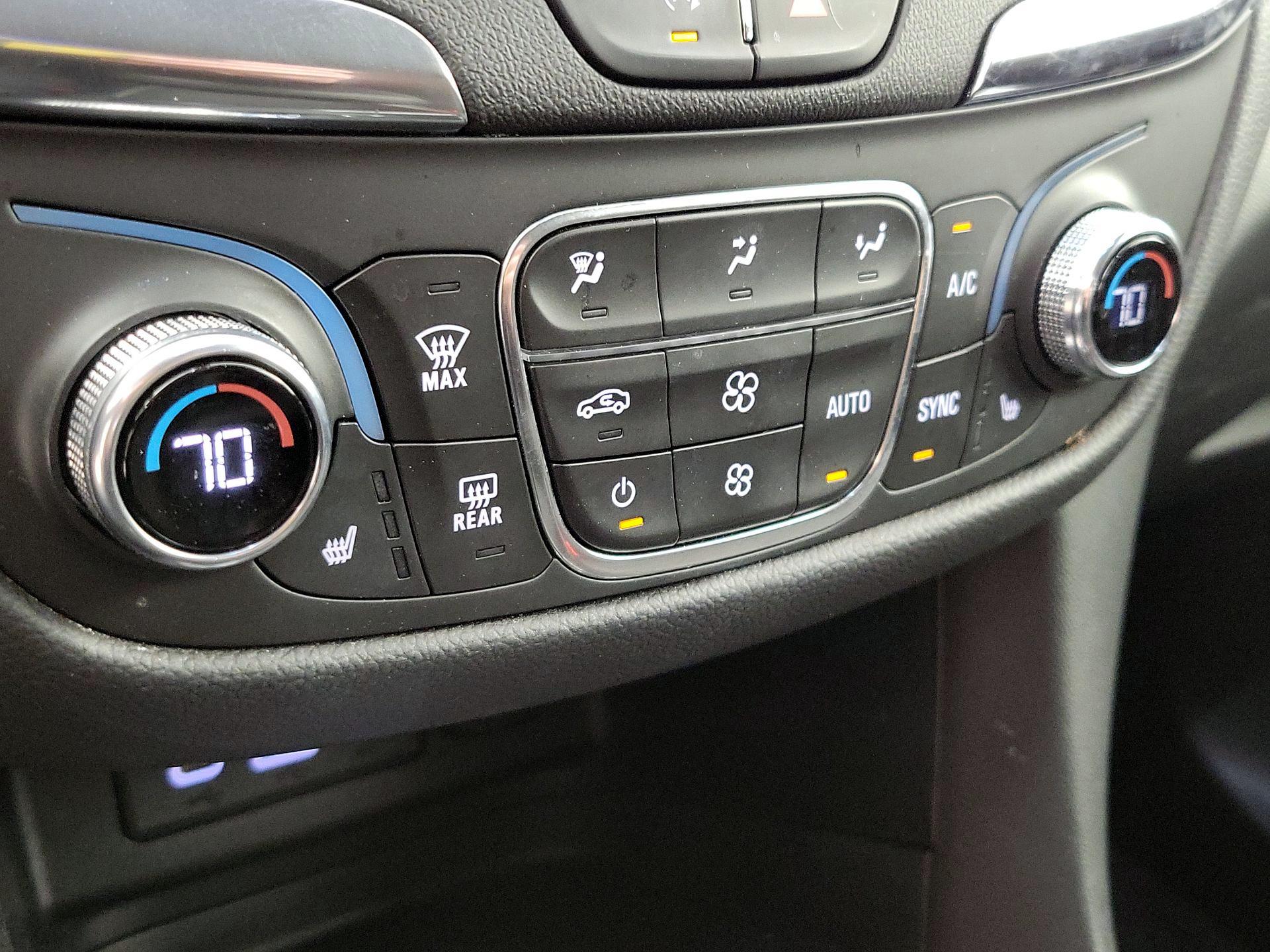 Thumbnail: 2022 Chevrolet Equinox - 17