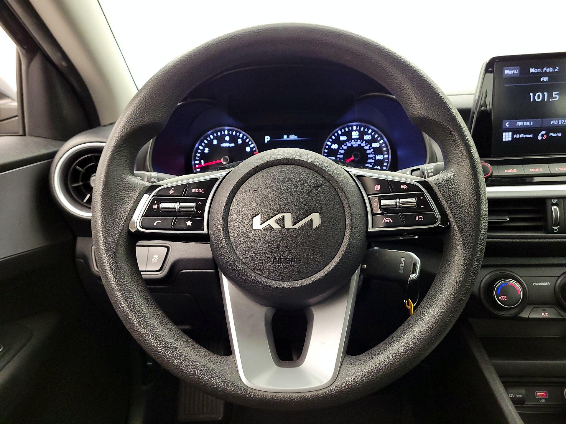 Thumbnail: 2022 Kia Forte - 10