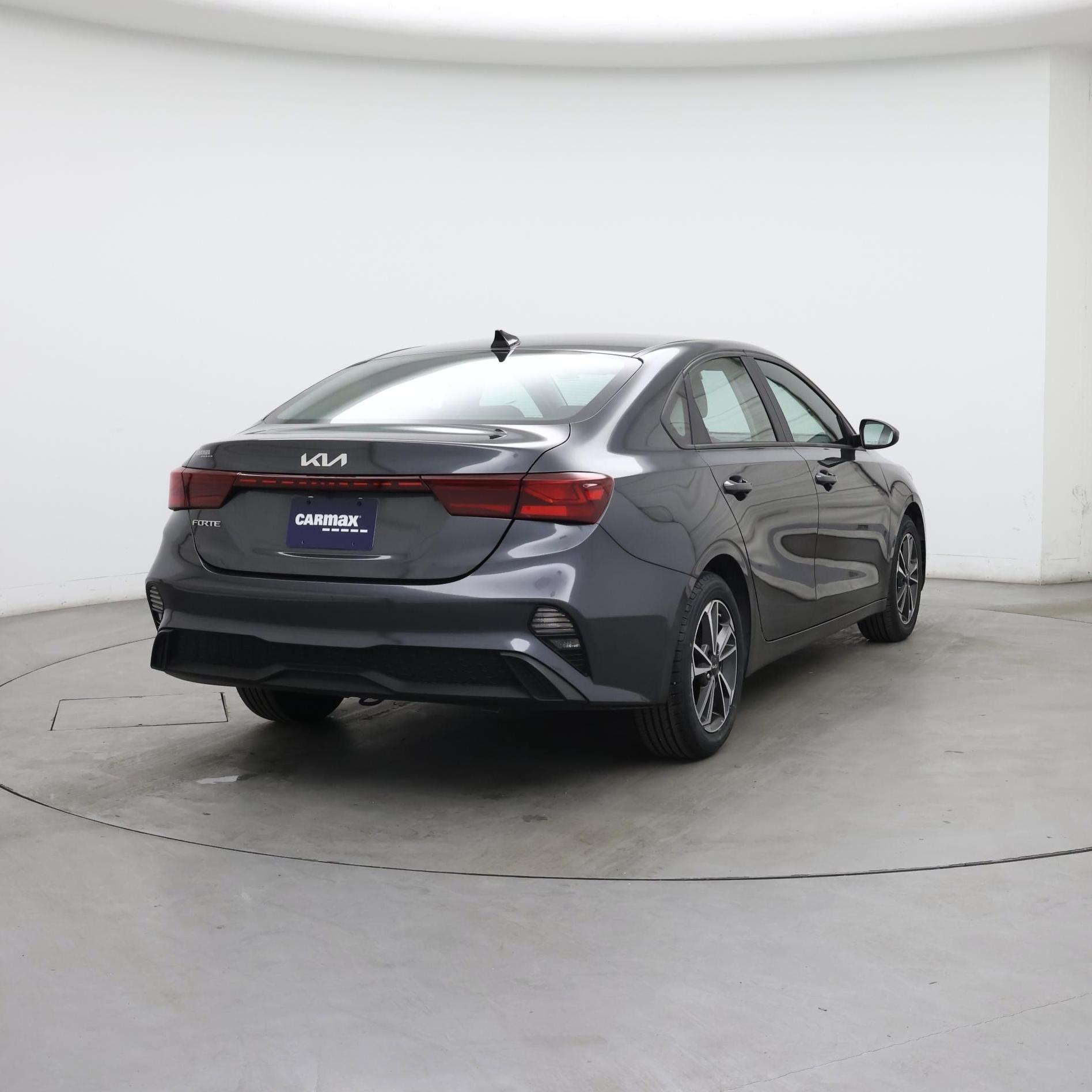 Thumbnail: 2022 Kia Forte - 8