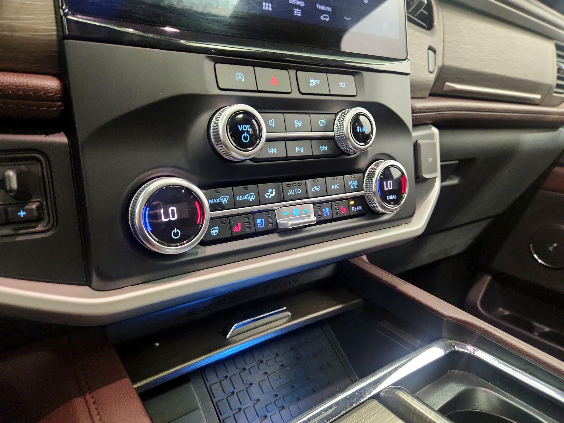 Thumbnail: 2023 Ford Expedition MAX - 17