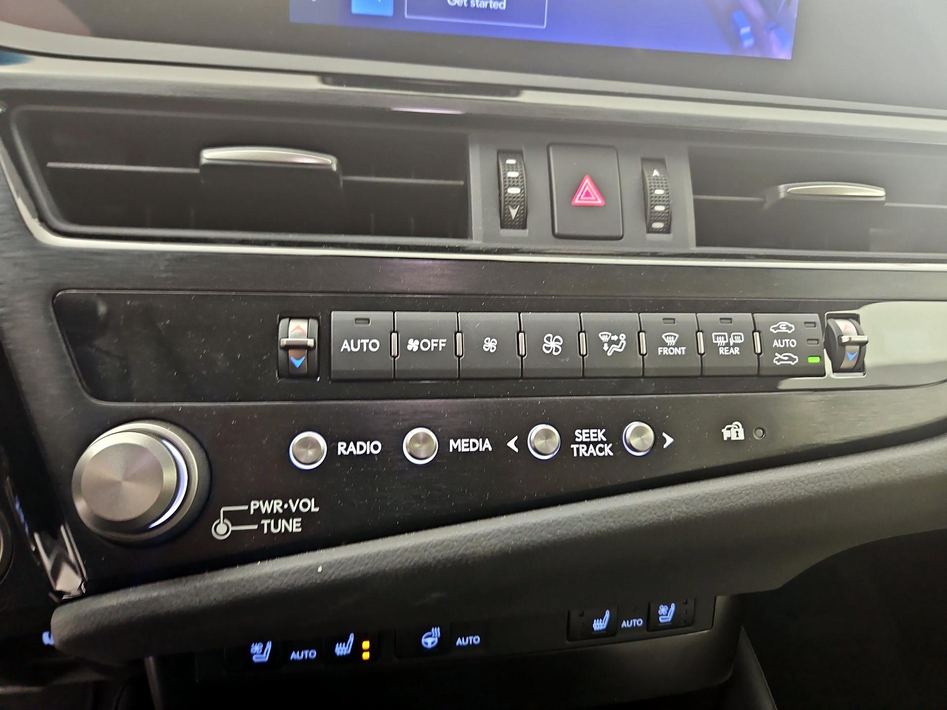 Thumbnail: 2023 Lexus ES - 16