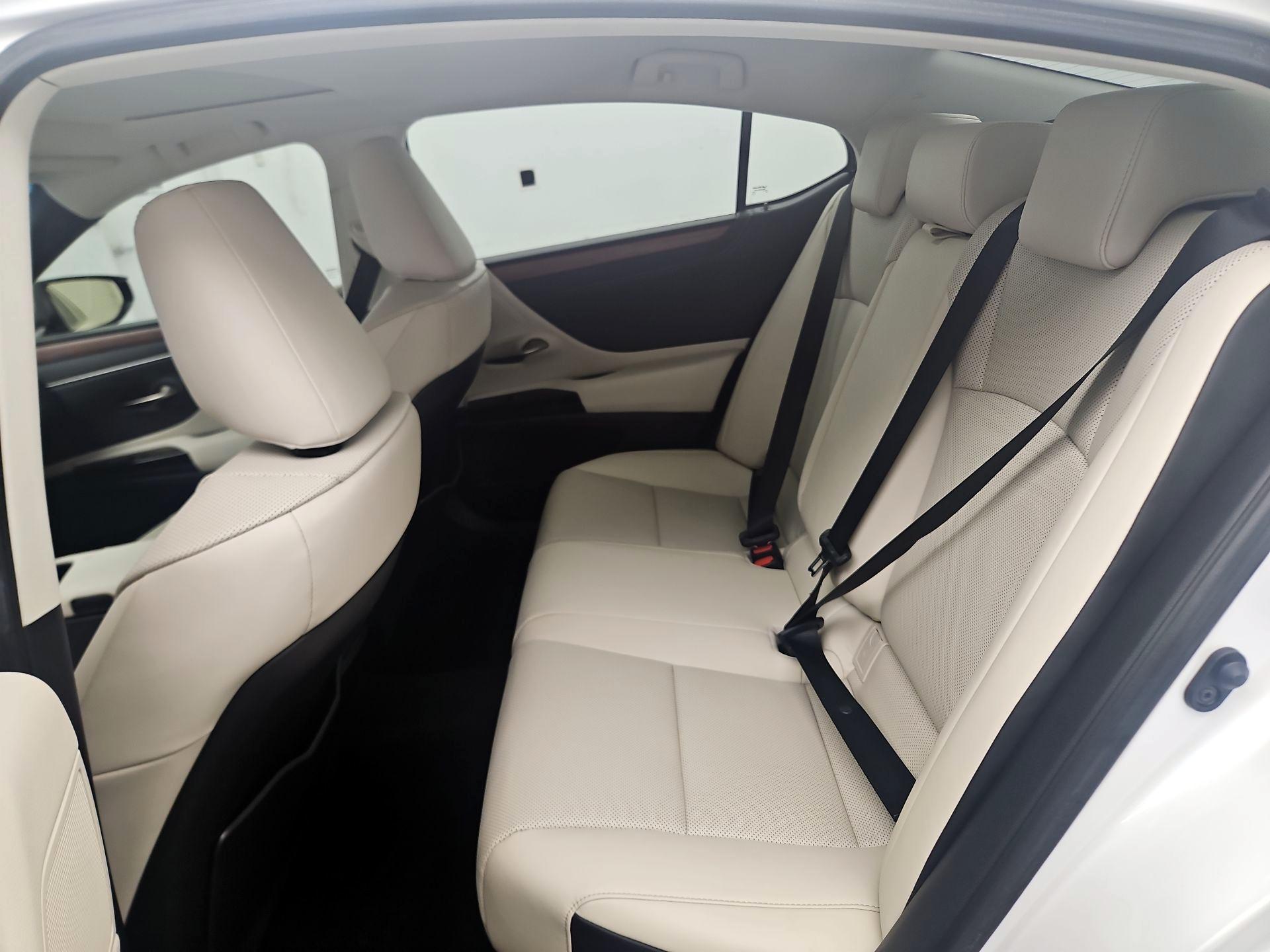 Thumbnail: 2023 Lexus ES - 20