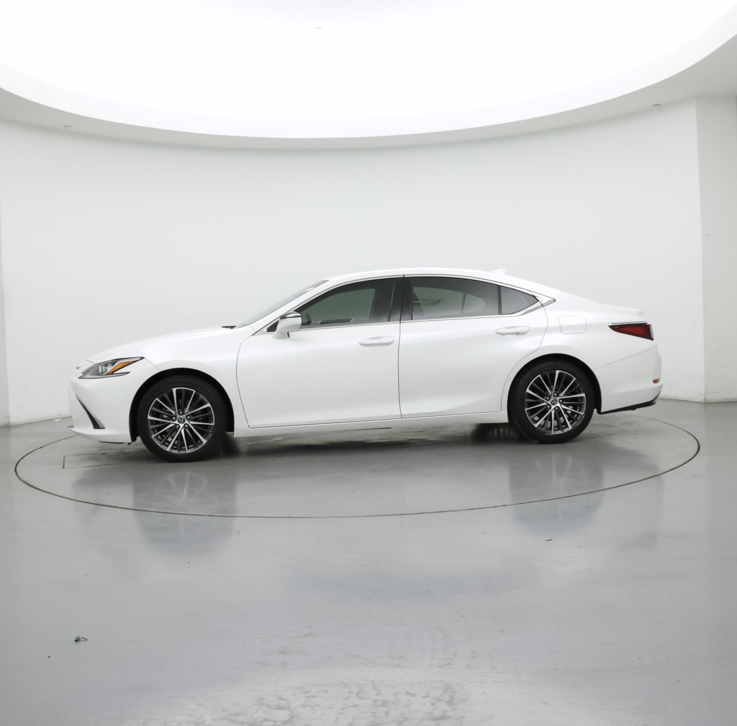 Thumbnail: 2023 Lexus ES - 3