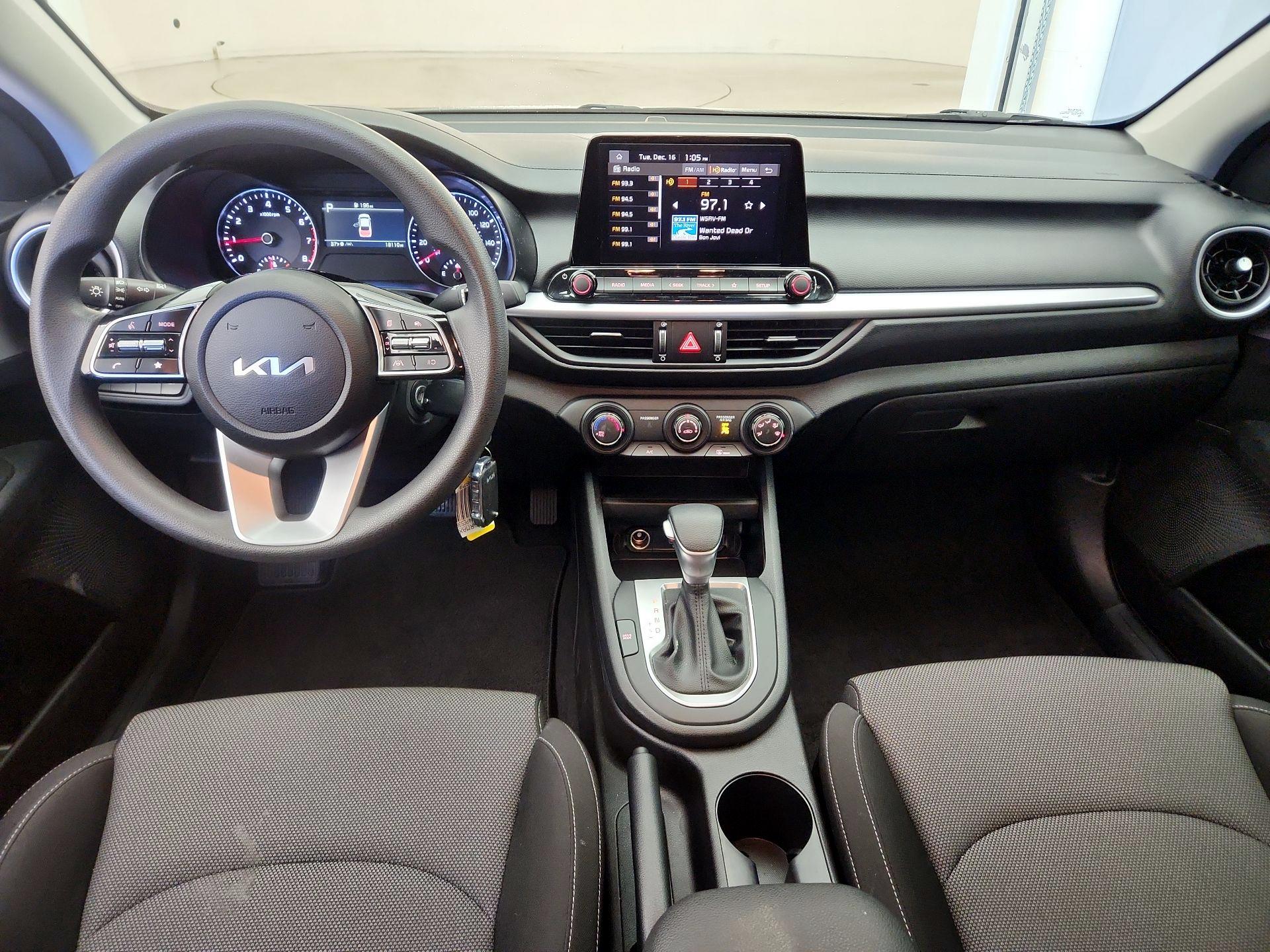 Thumbnail: 2023 Kia Forte - 9