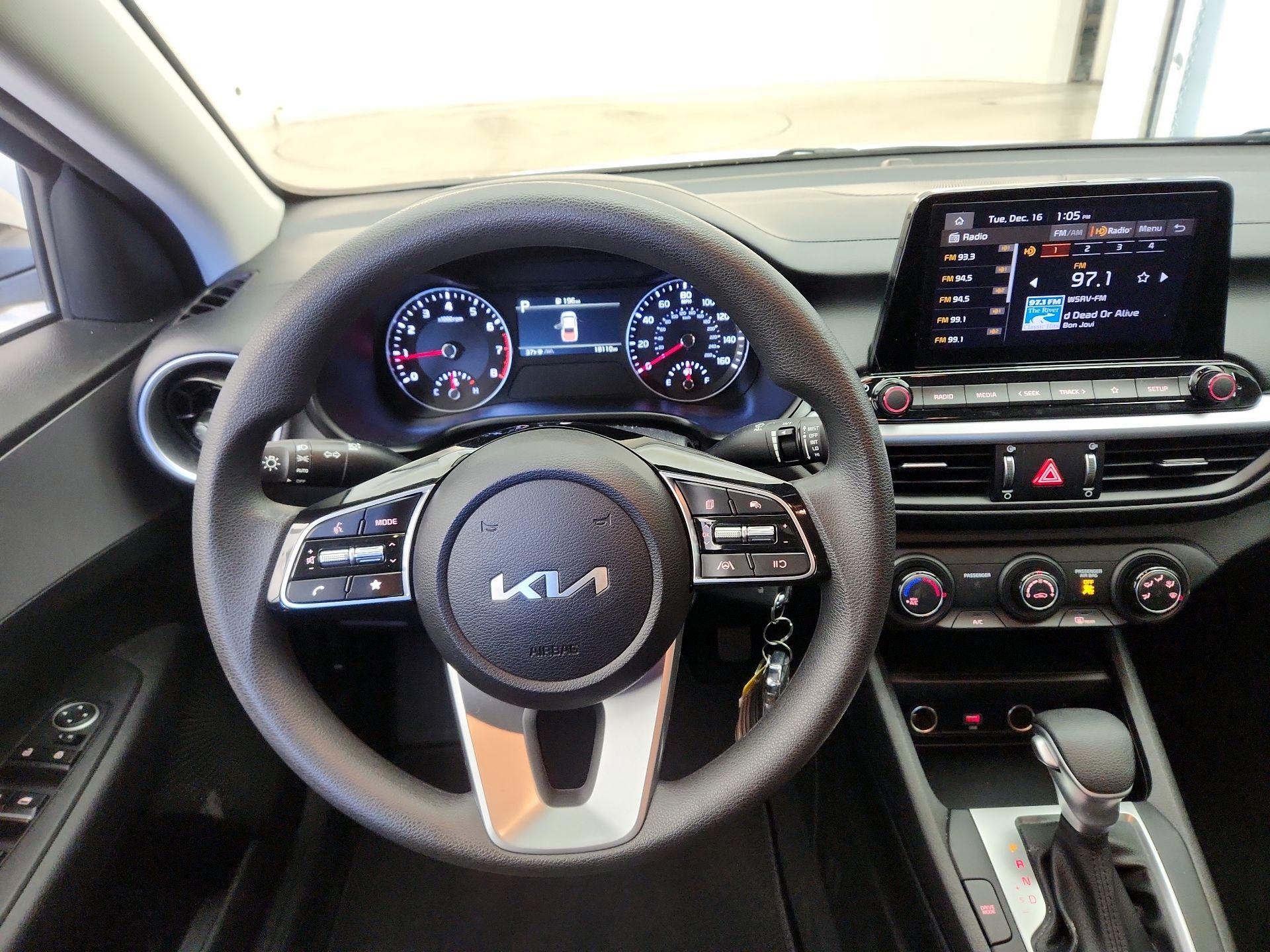 Thumbnail: 2023 Kia Forte - 10