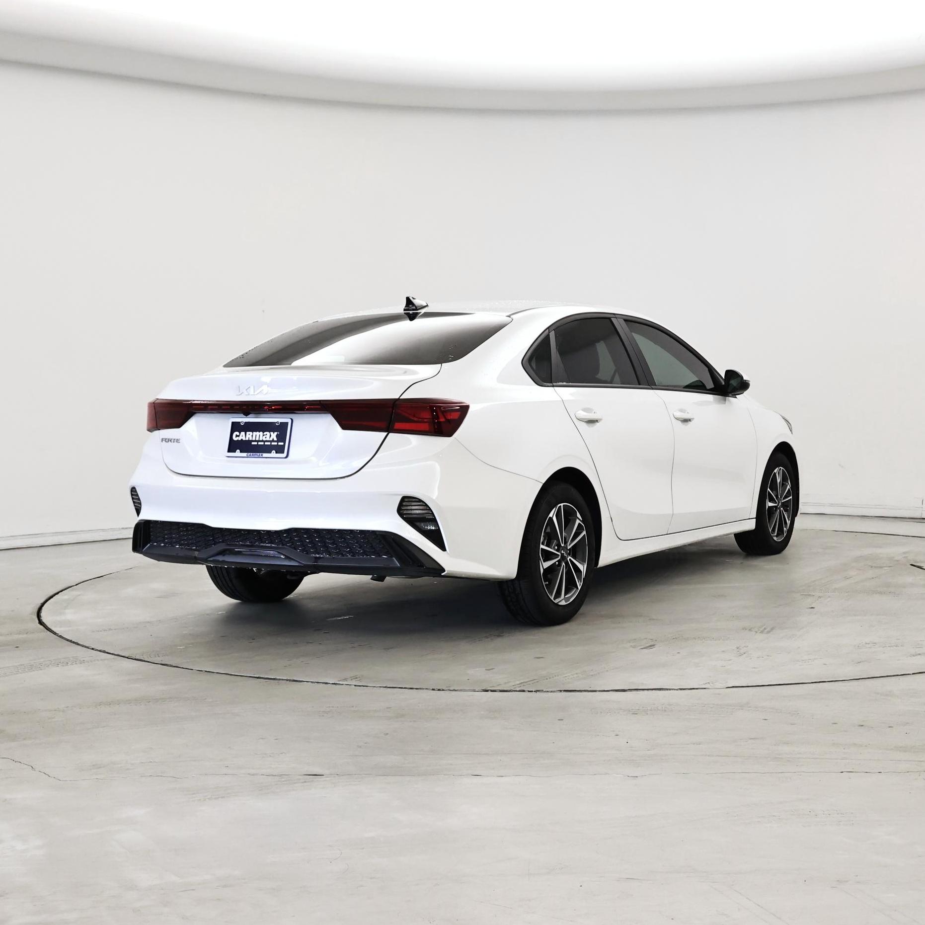 Thumbnail: 2023 Kia Forte - 8