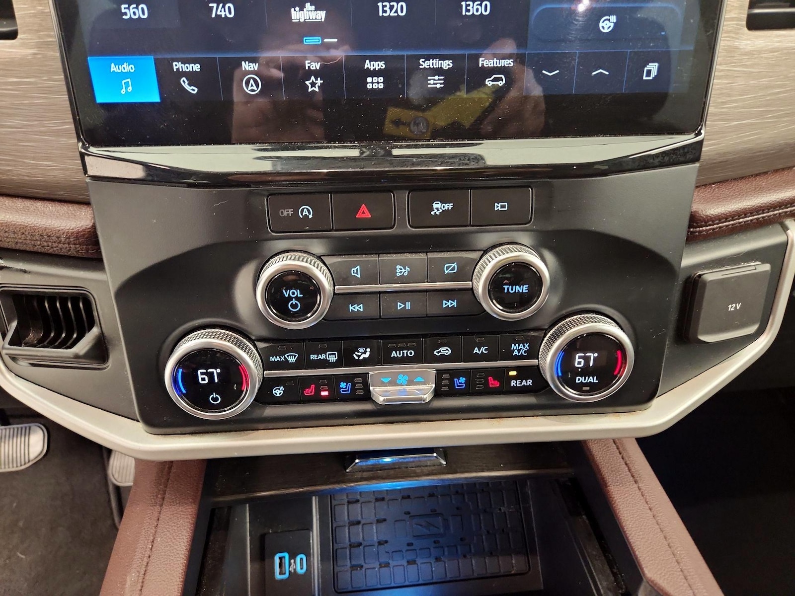 2024 Ford Expedition Limited - Photo 15