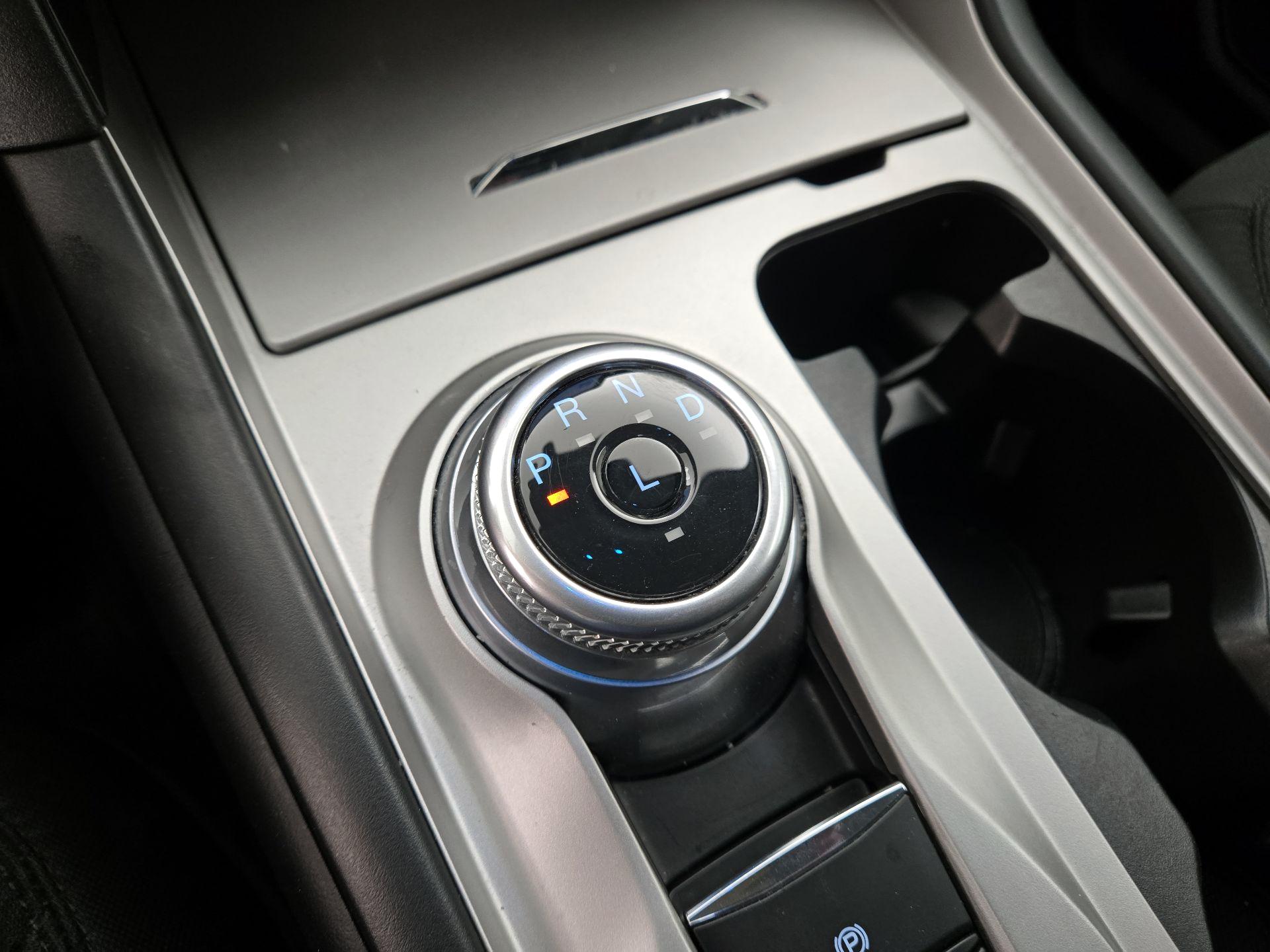 Thumbnail: 2022 Ford Explorer - 17