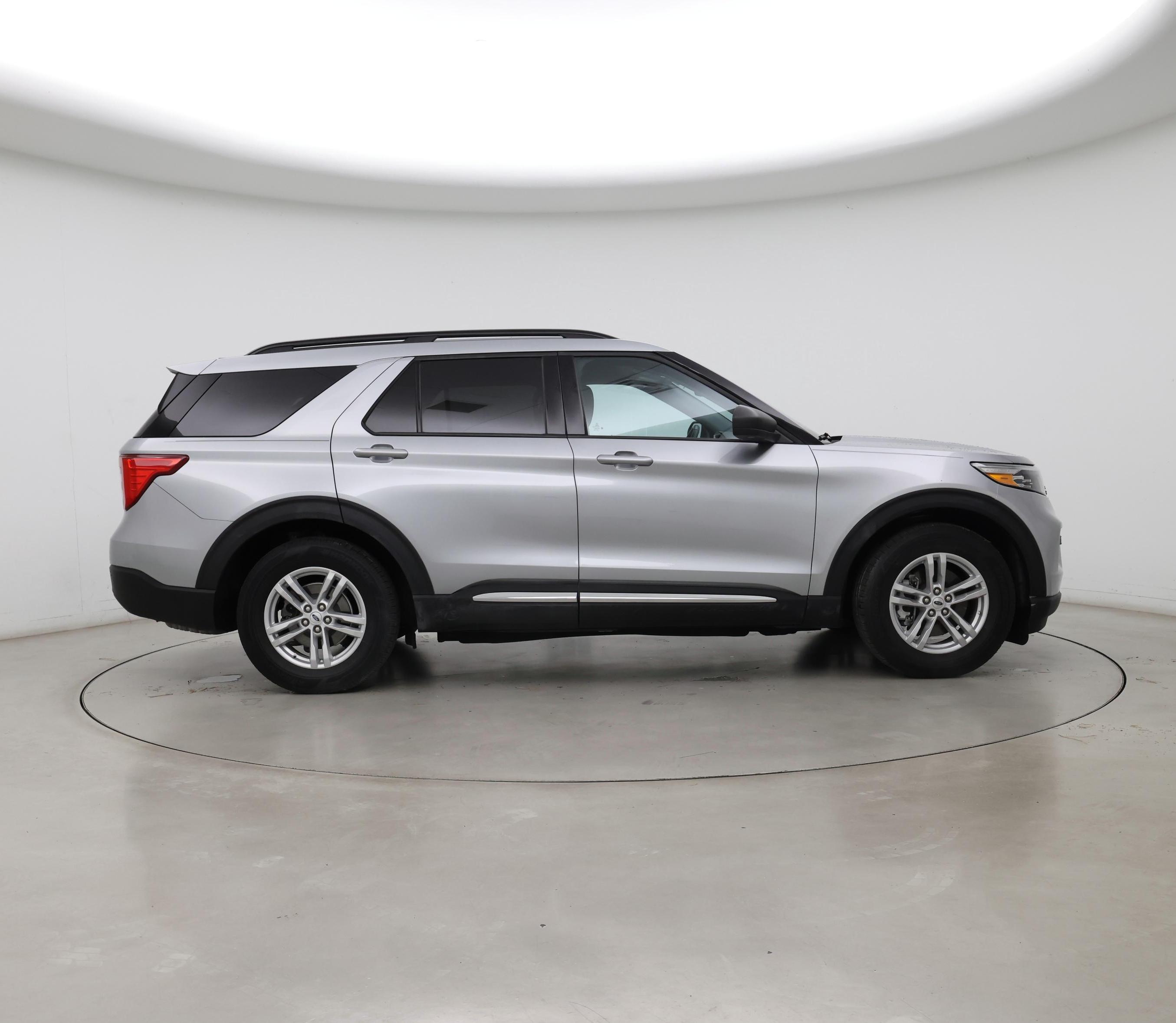Thumbnail: 2022 Ford Explorer - 7