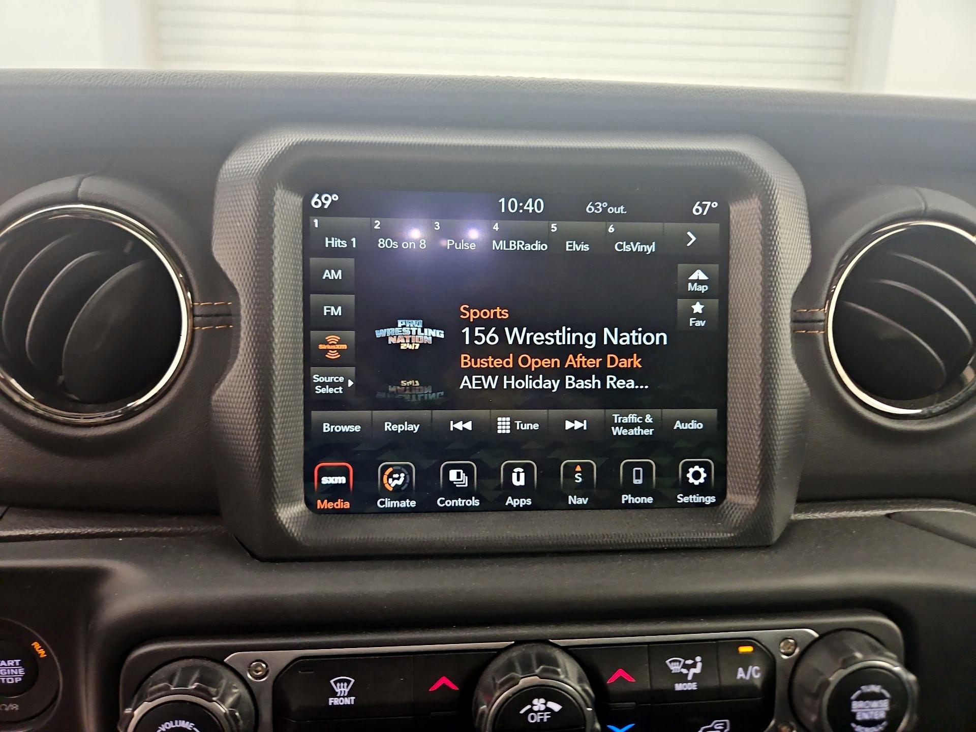 Thumbnail: 2021 Jeep Gladiator - 13