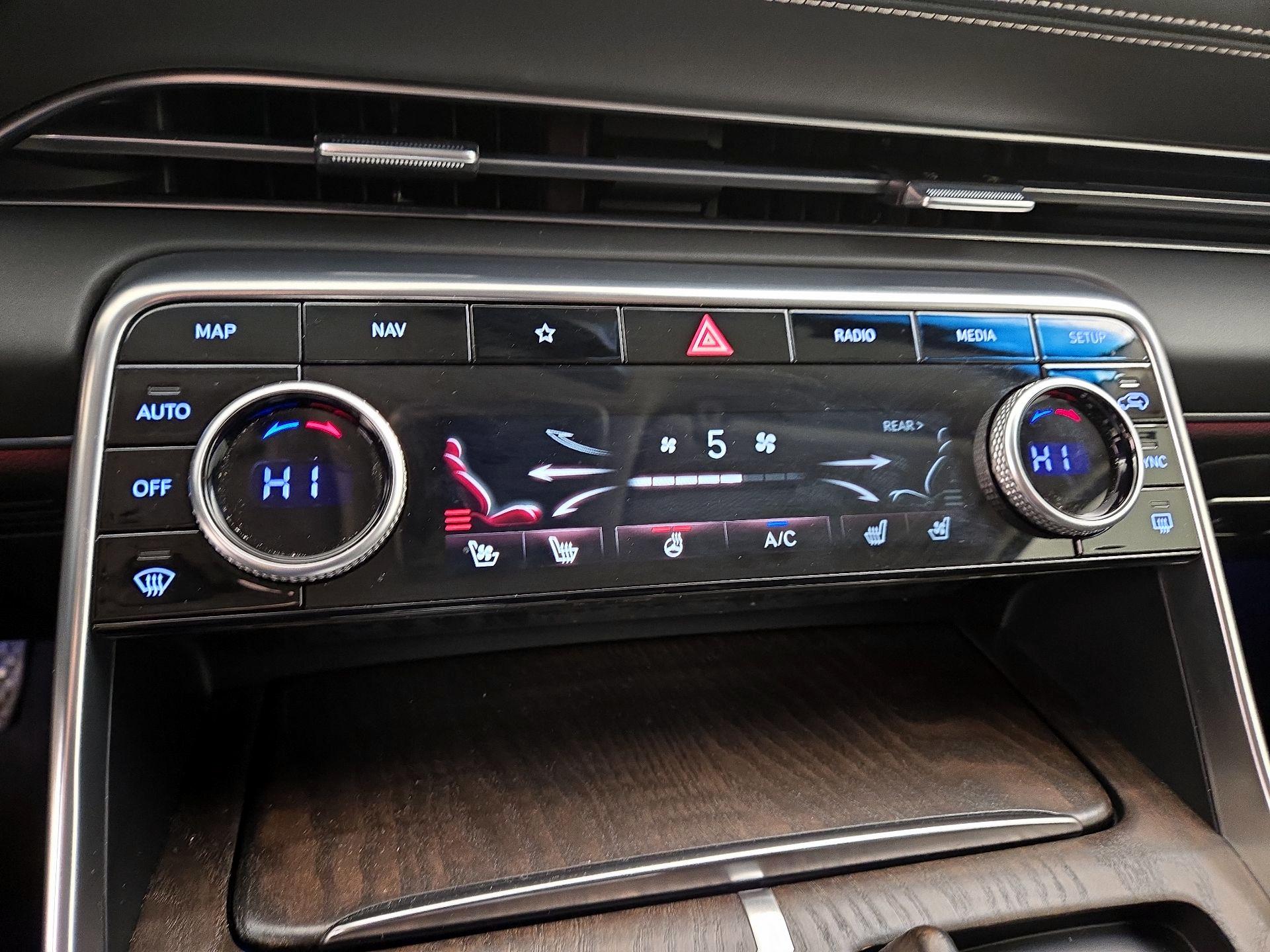 Thumbnail: 2024 Genesis GV80 - 17