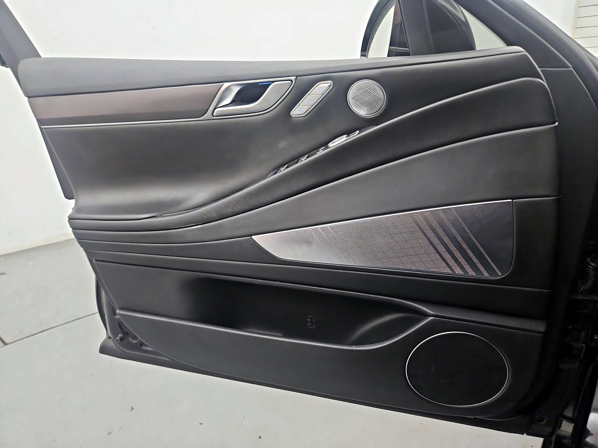 Thumbnail: 2023 Genesis G80 - 12