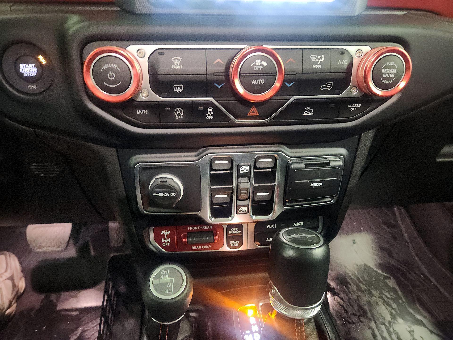 Thumbnail: 2023 Jeep Gladiator - 17