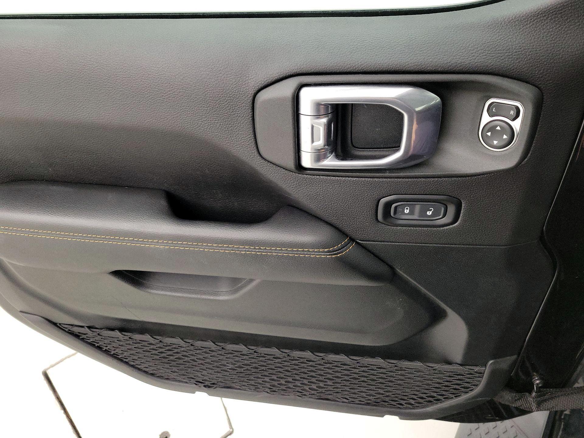 Thumbnail: 2021 Jeep Gladiator - 12